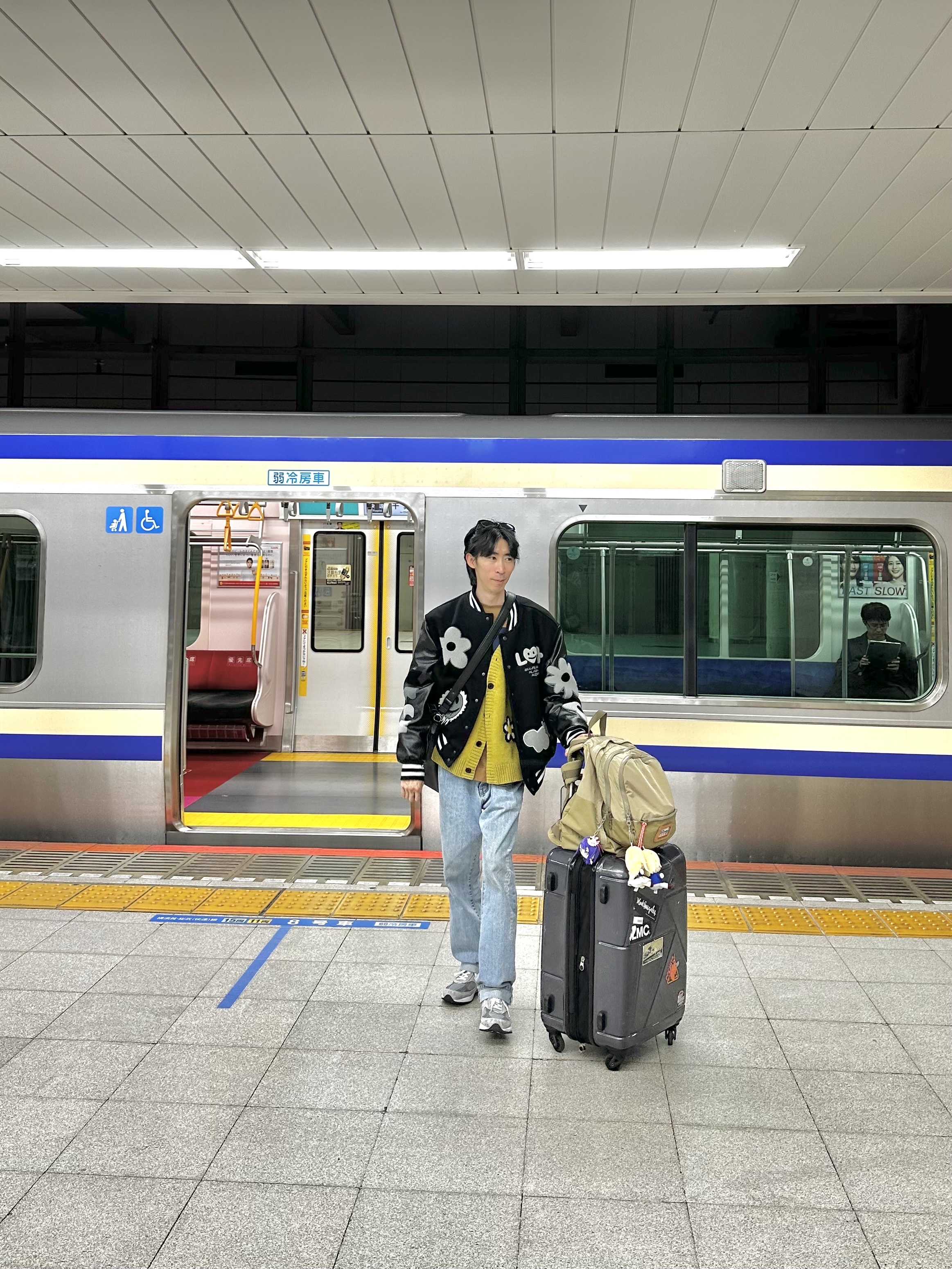 Maison Margiela 5AC Tote Bag Black, New Balance 993 Made in USA Grey - D Standard 착용 스타일 - 3