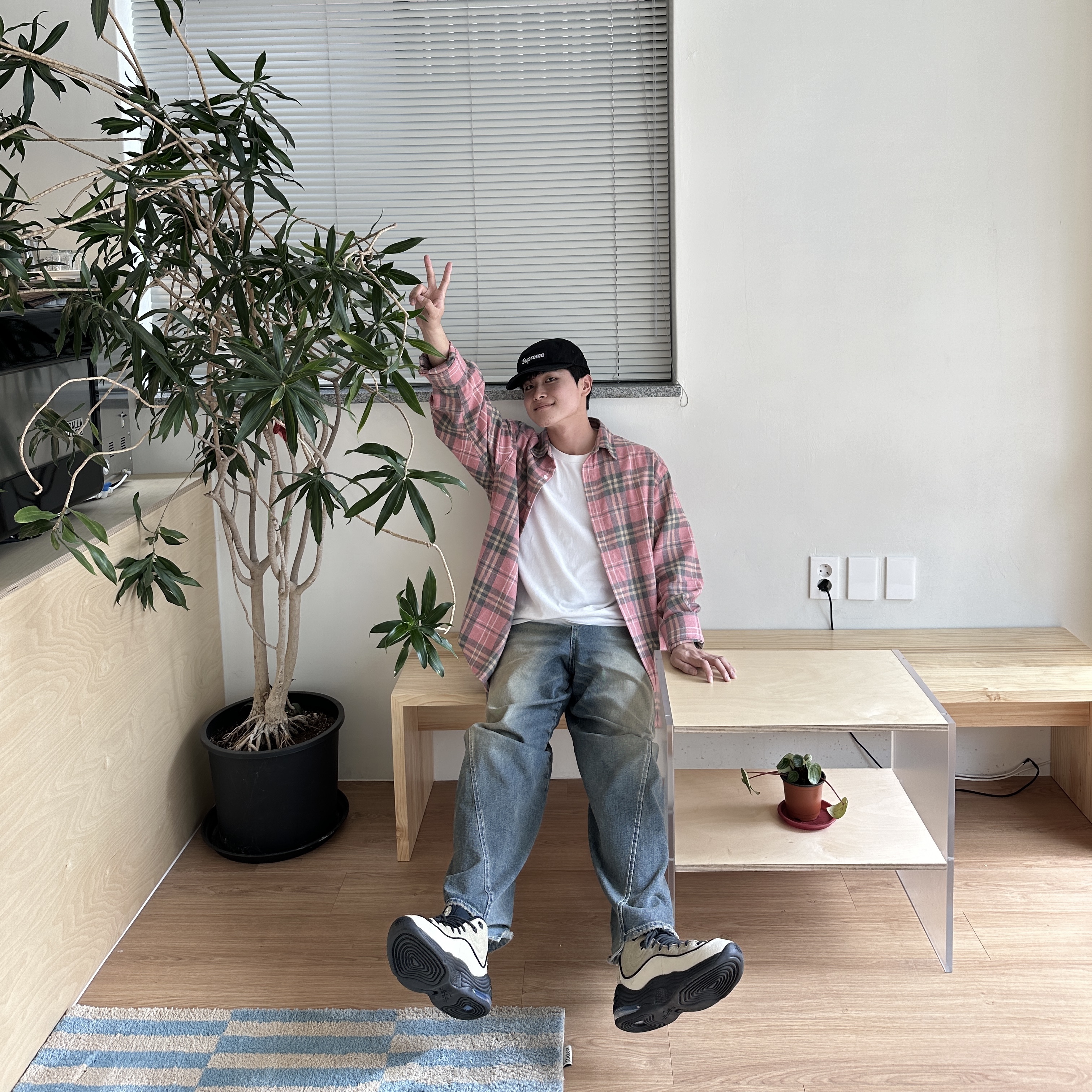 Supreme Washed Chino Twill Camp Cap Black, Nike x Stussy Air Penny II Rattan and Limestone 착용 스타일 - 3
