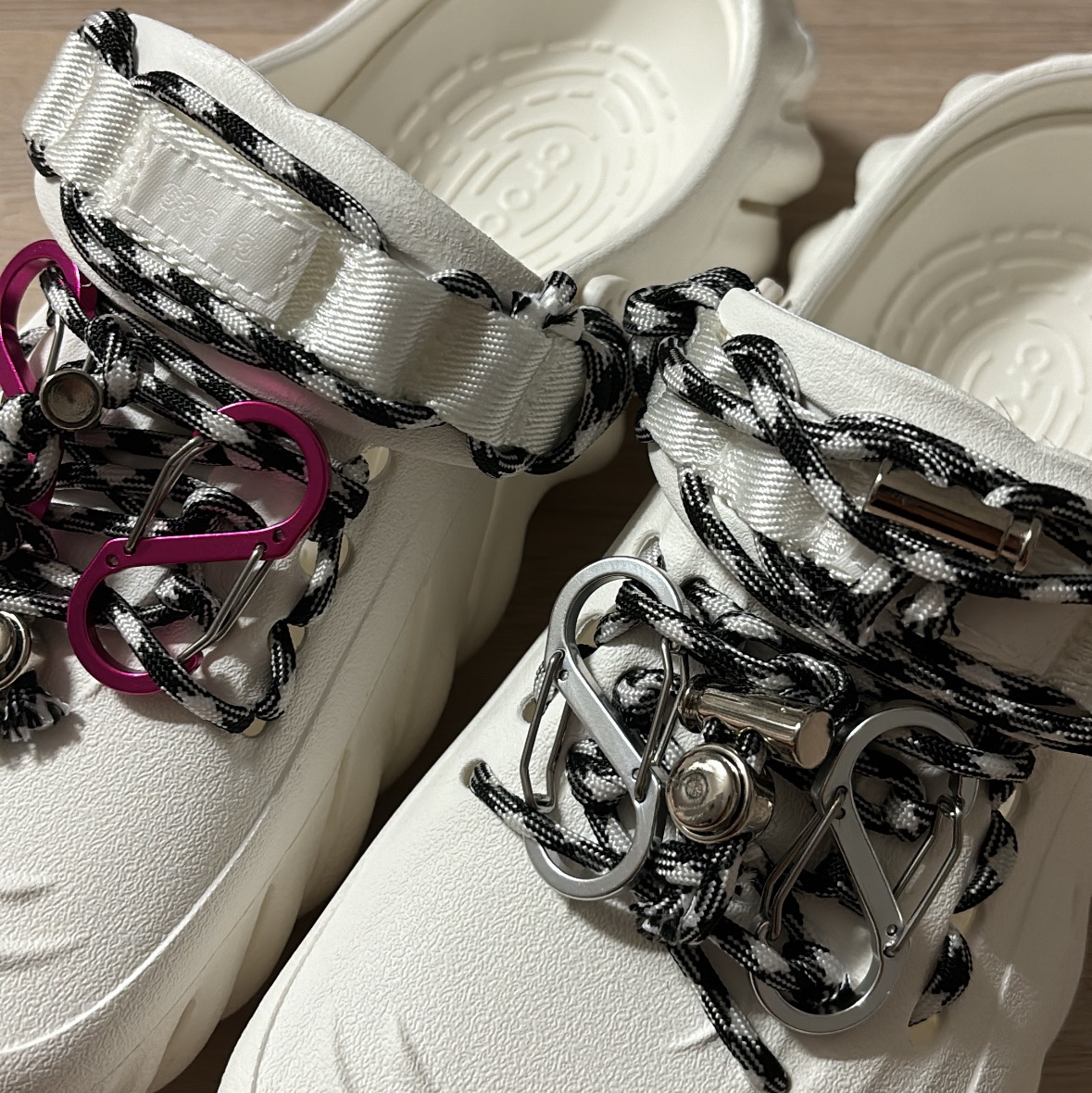 Crocs Echo Clog White 착용 스타일