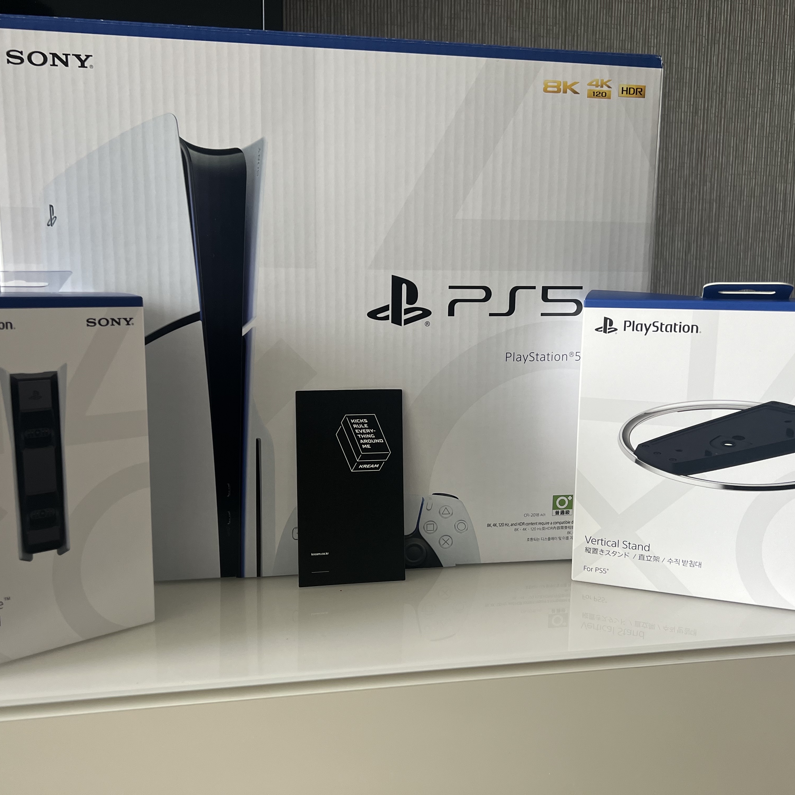 Playstation 5 Slim Disk Edition (SIEK 220V) 착용 스타일