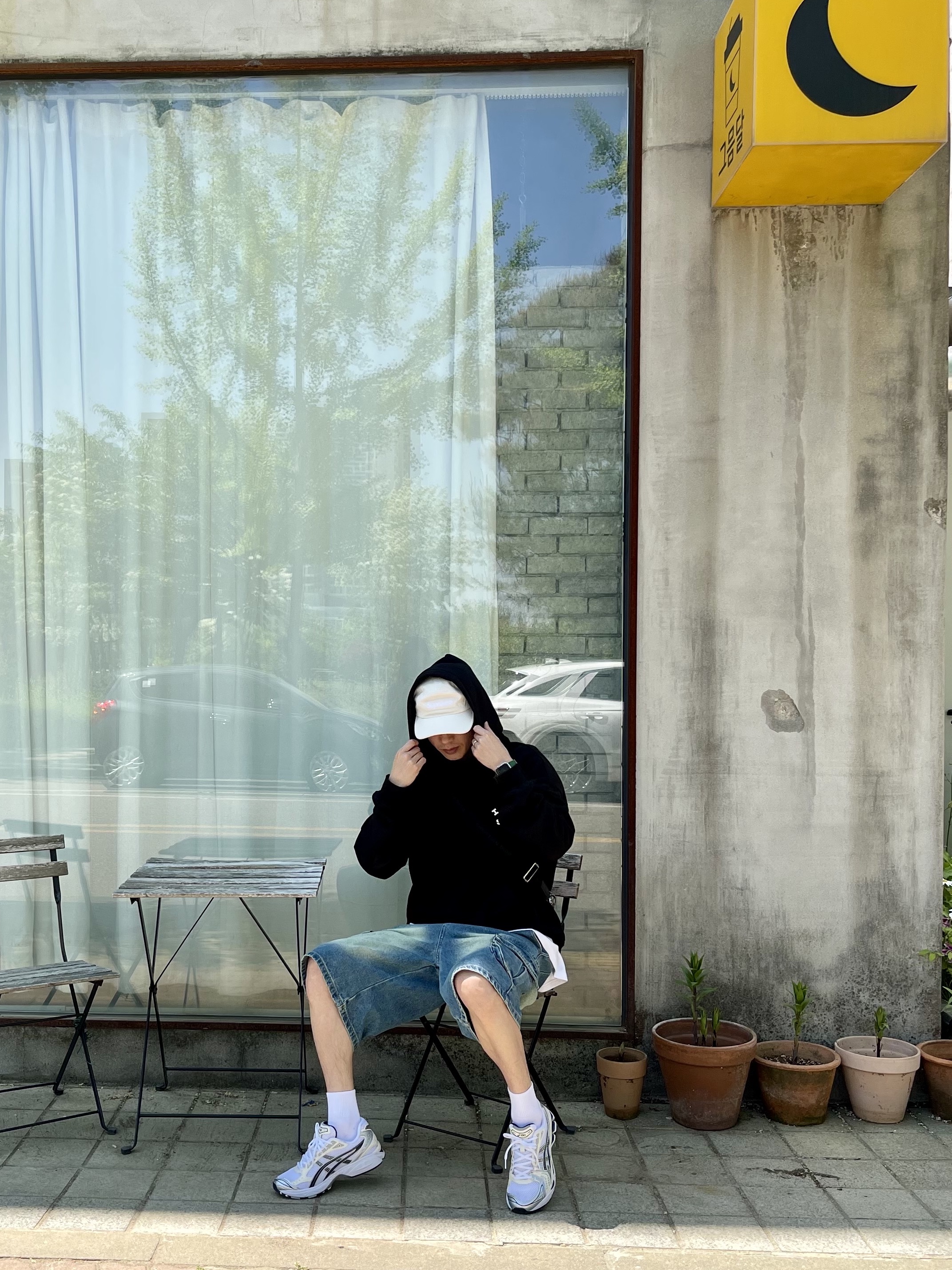 (W) Asics Gel-Kayano 14 White Midnight, IAB Studio Hoodie Black 착용 스타일 - 4