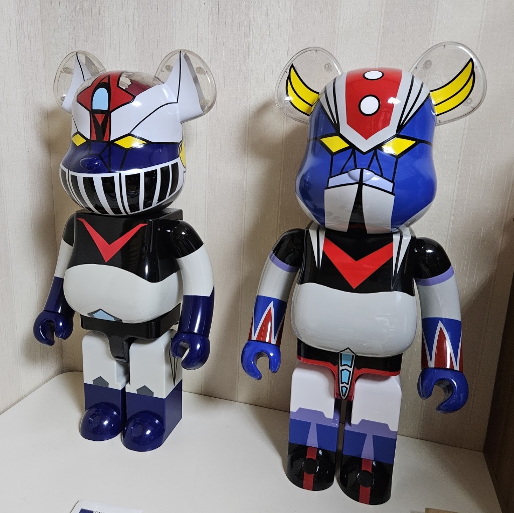 Bearbrick UFO Robot Grendizer 1000% 착용 스타일