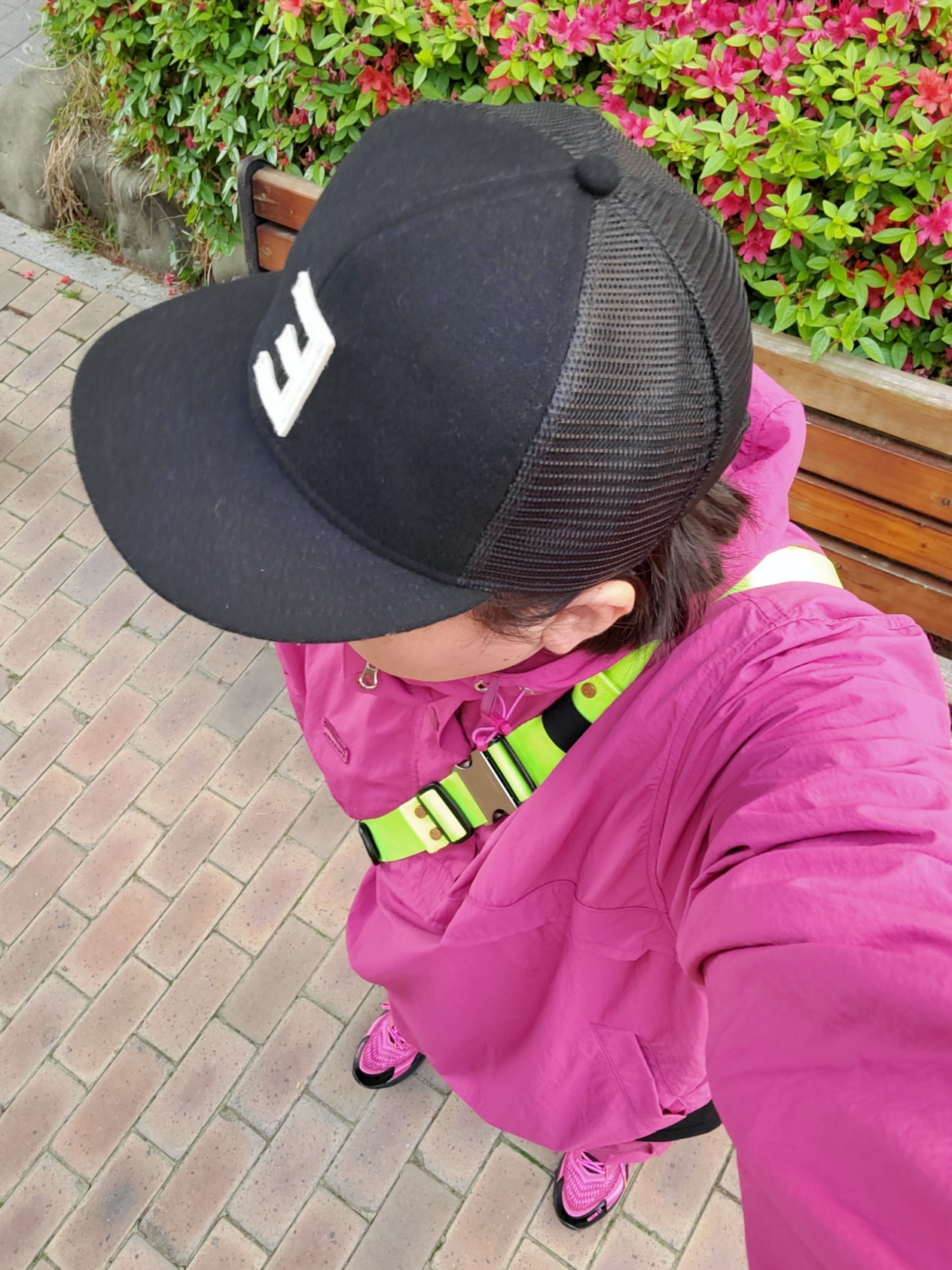 Essentials x New Era E Trucker Cap Black, (W) Asics x P.E Nation Gel-Quantum 180 VII Pink Glo Black 착용 스타일 - 4
