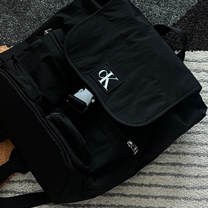 Calvin Klein CKJ City Nylon Backpack Black 착용 스타일 - 1