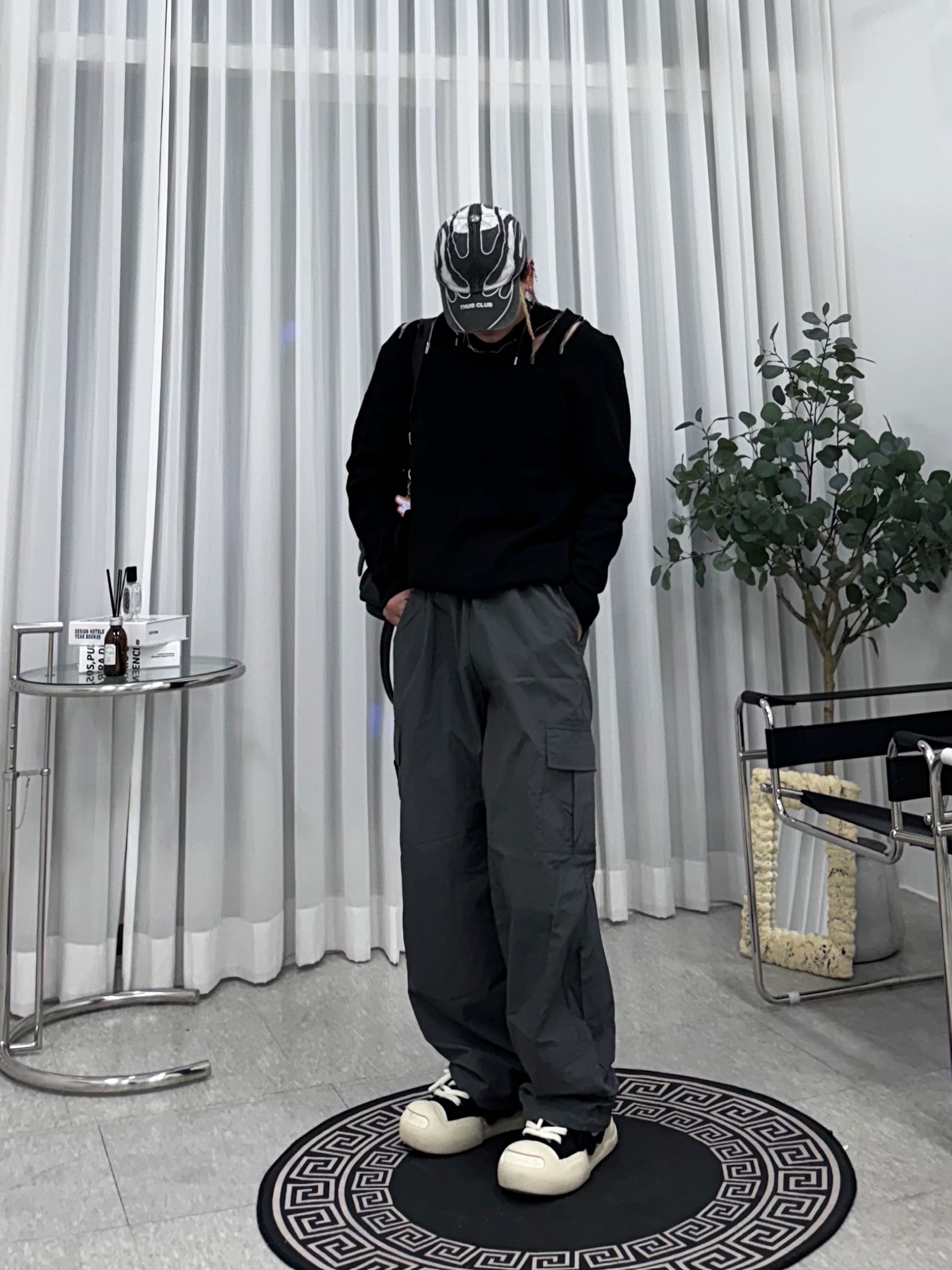 떠그 클럽 쵸퍼 캡 블랙 착용 스타일 - 7