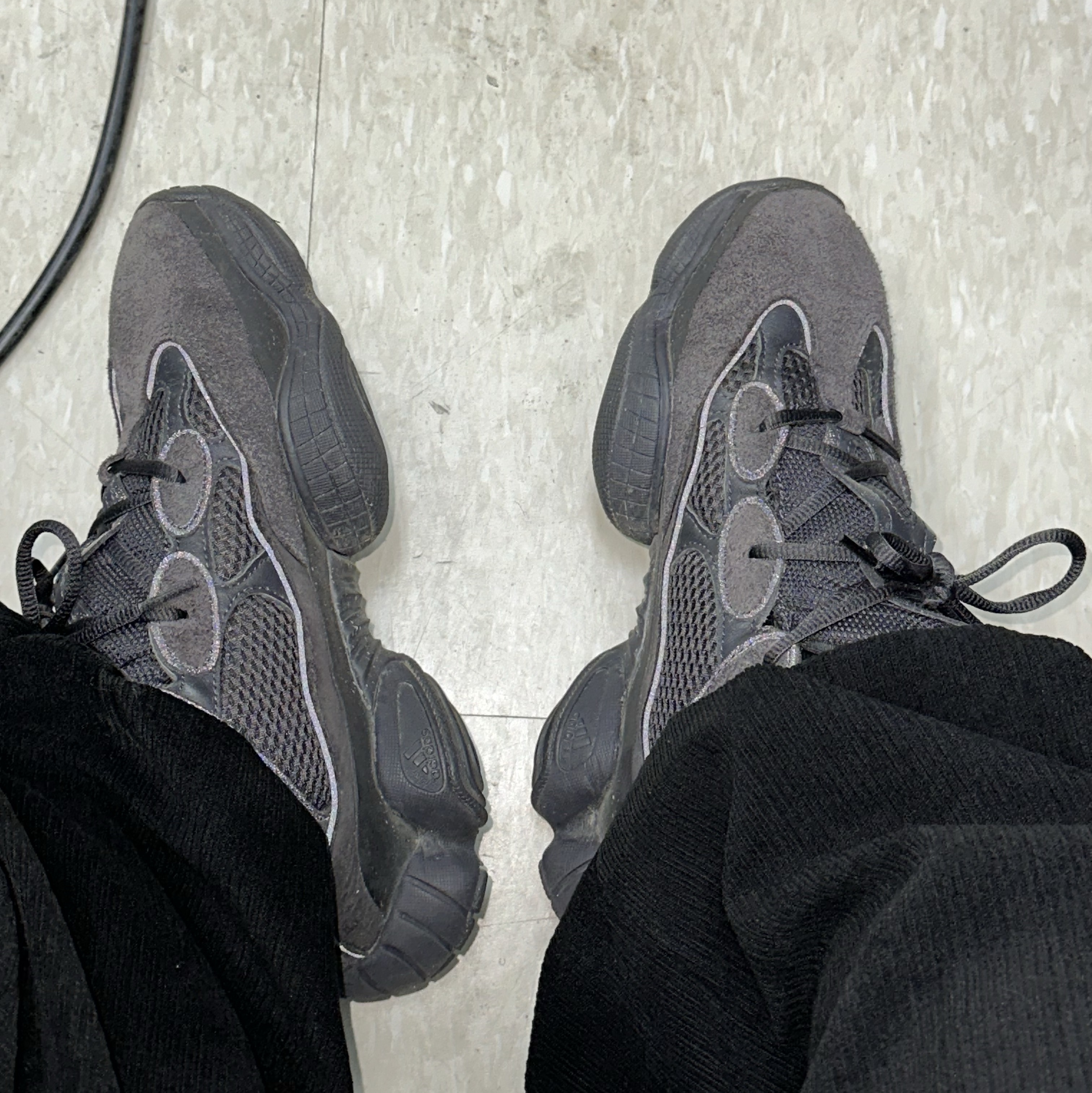 Adidas Yeezy 500 Utility Black 2022/2023 착용 스타일