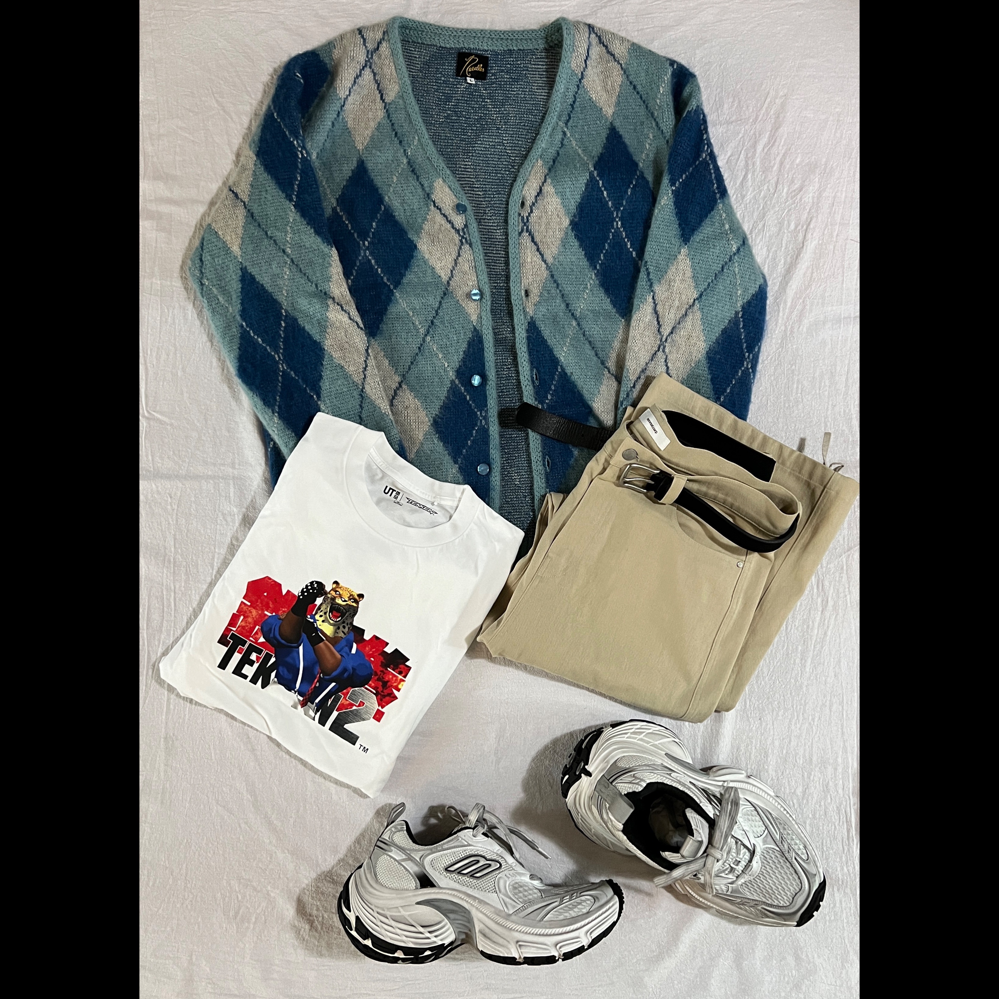 Nonnod Flared Pants Beige, Needles Mohair Cardigan Argyle Blue 착용 스타일