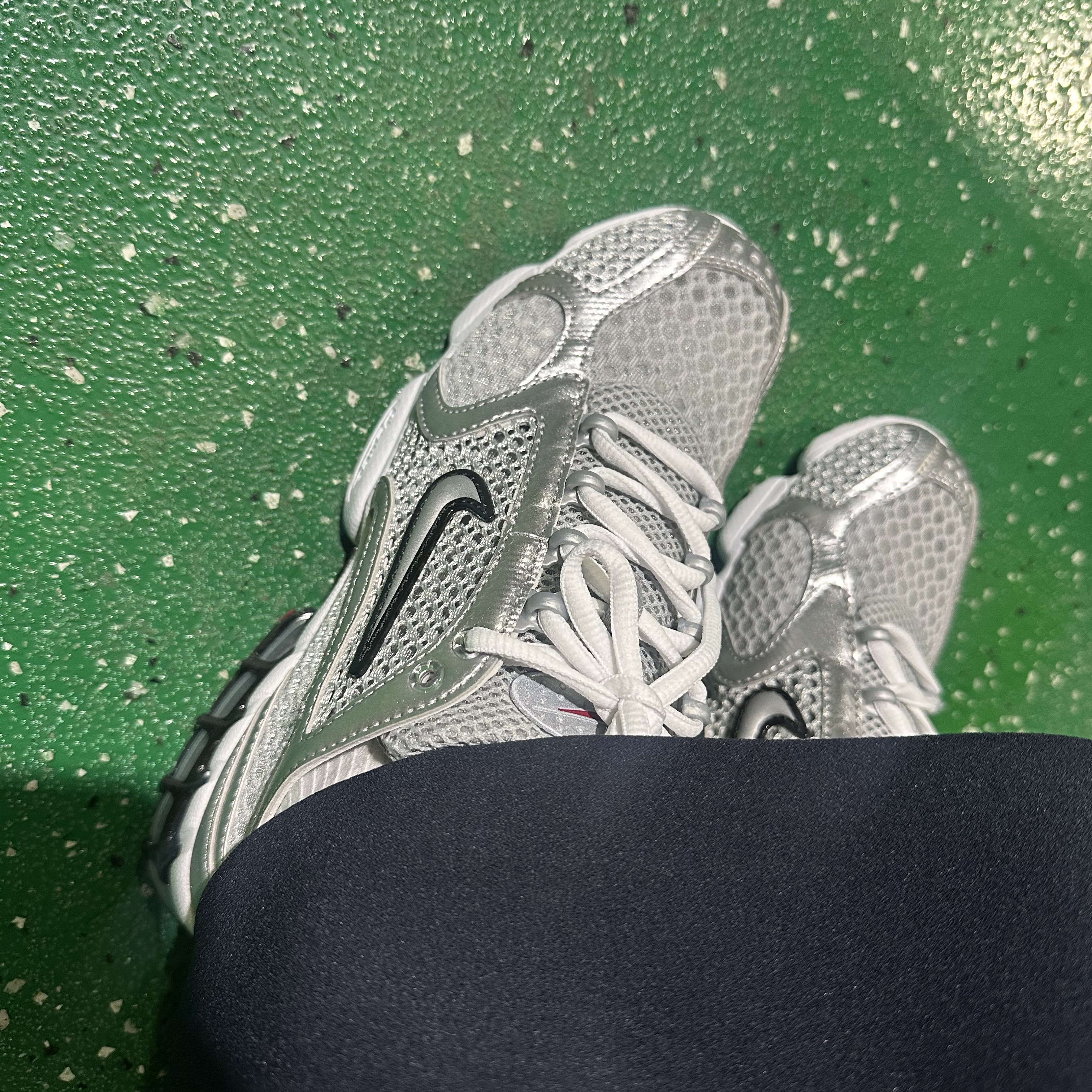 Nike Air Zoom Spiridon Cage 2 Metallic Silver 착용 스타일