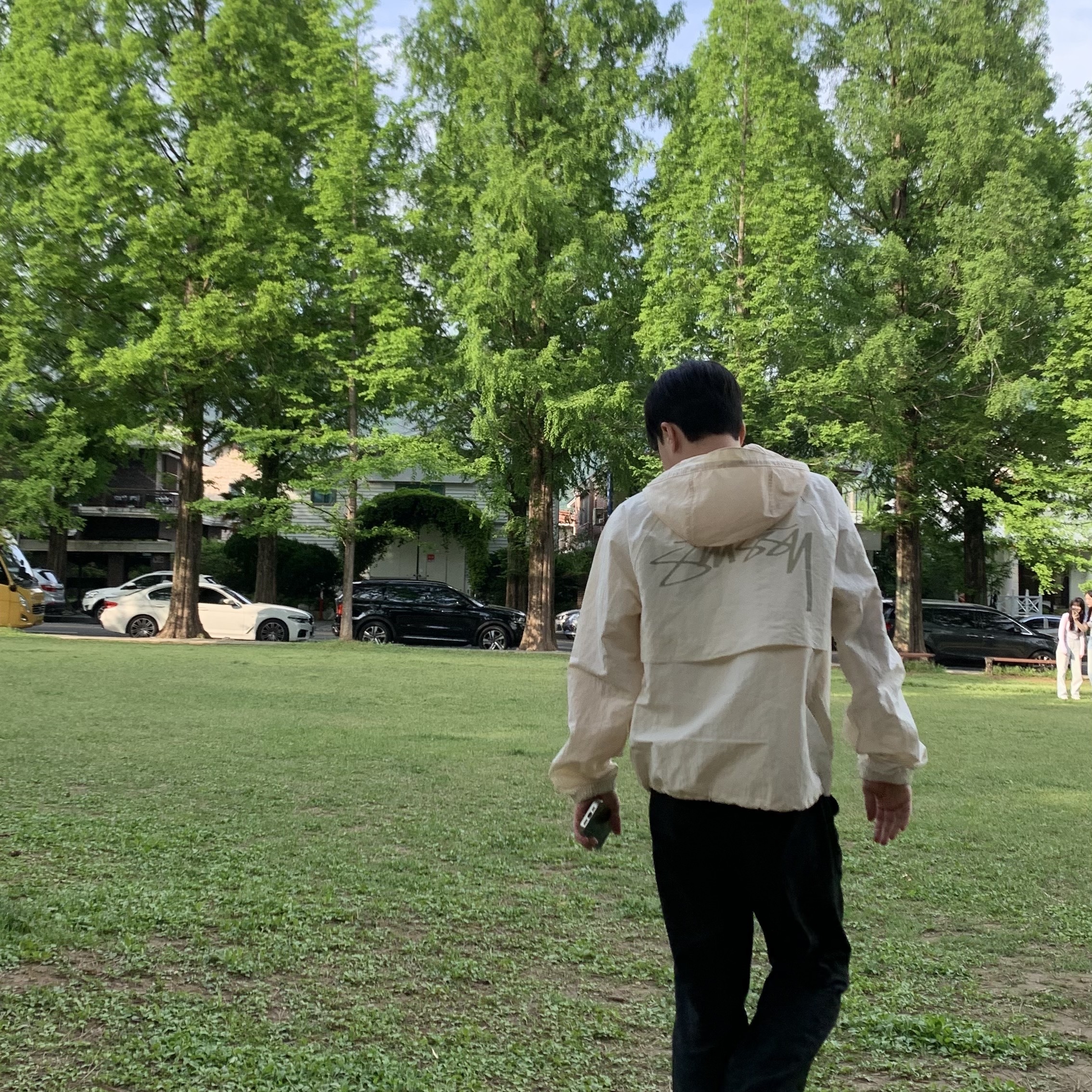 Stussy Wave Dye Beach Shell Jacket Bone 착용 스타일