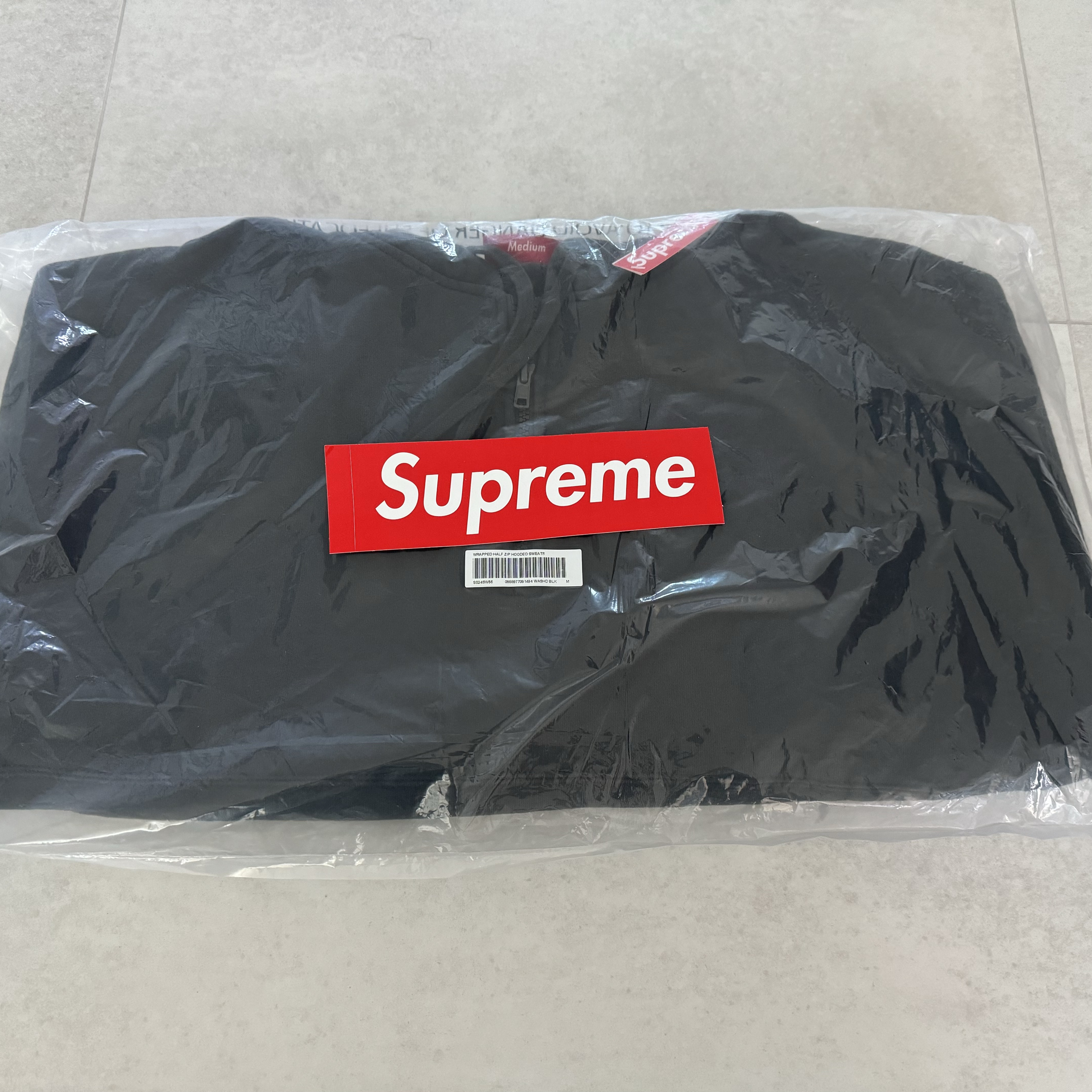 Supreme x Nike Ripstop Pullover Multicolor - 24SS, Supreme Wrapped Half Zip Hooded Sweatshirt Washed Black - 24SS 착용 스타일 - 3