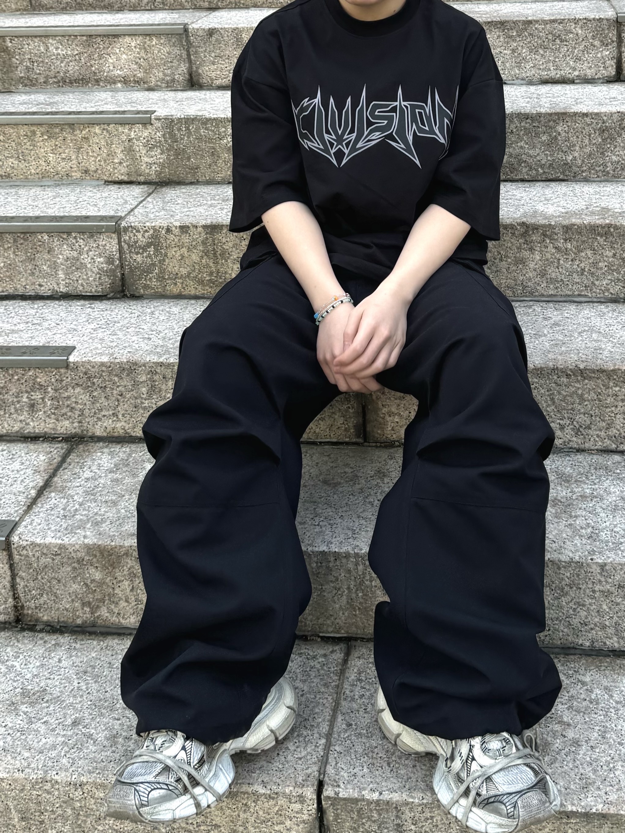 Nonnod Side Zip Cargo Pants Black, Balenciaga 3XL Sneakers Beige 착용 스타일 - 1