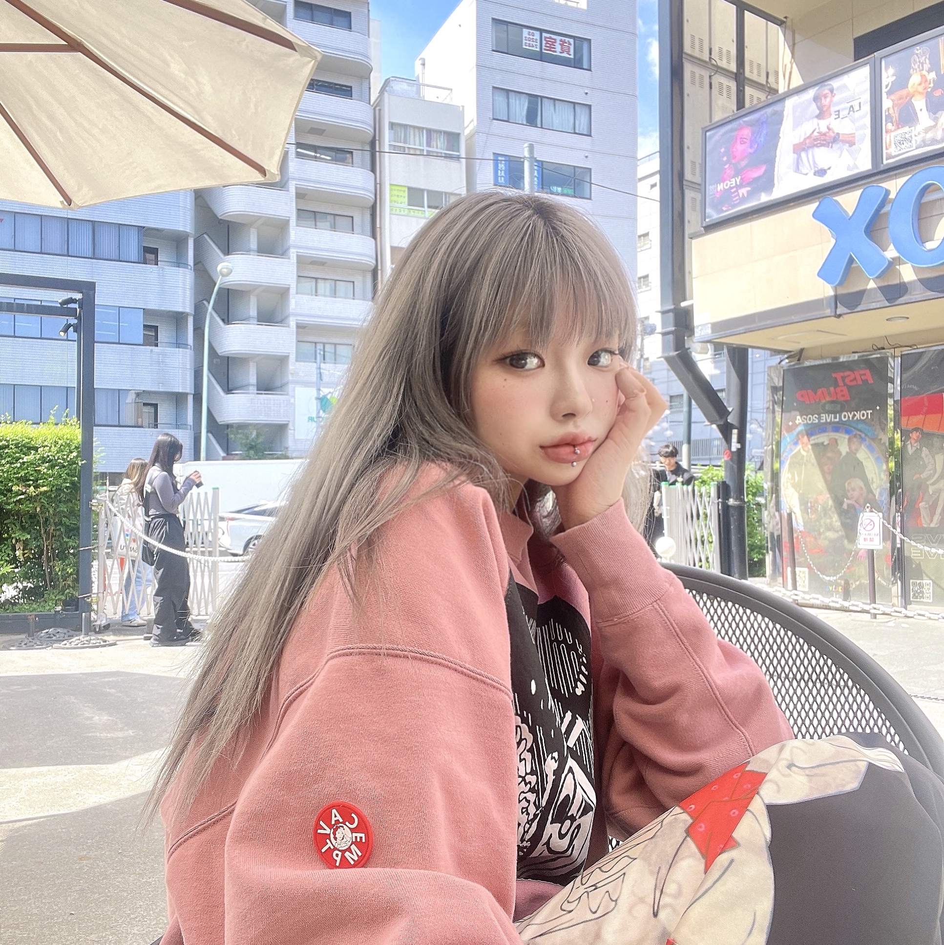 Cav Empt MD Delirium Crew Neck Pink - 23FW 착용 스타일
