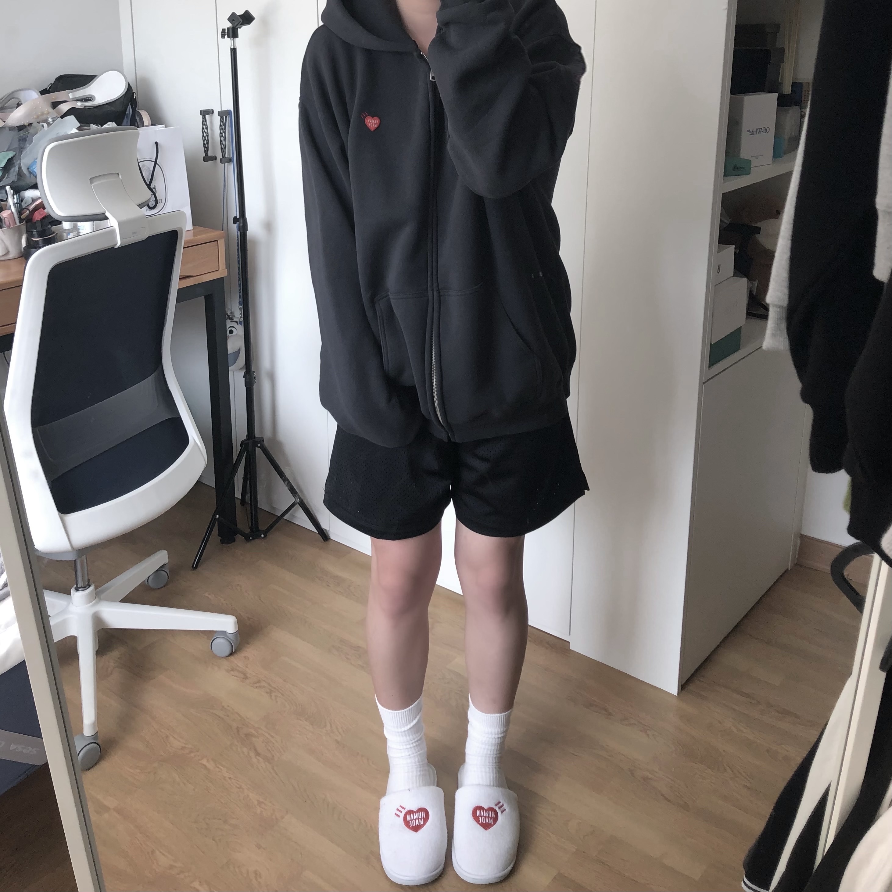 Human Made Zip-Up Hoodie Black 착용 스타일 - 3