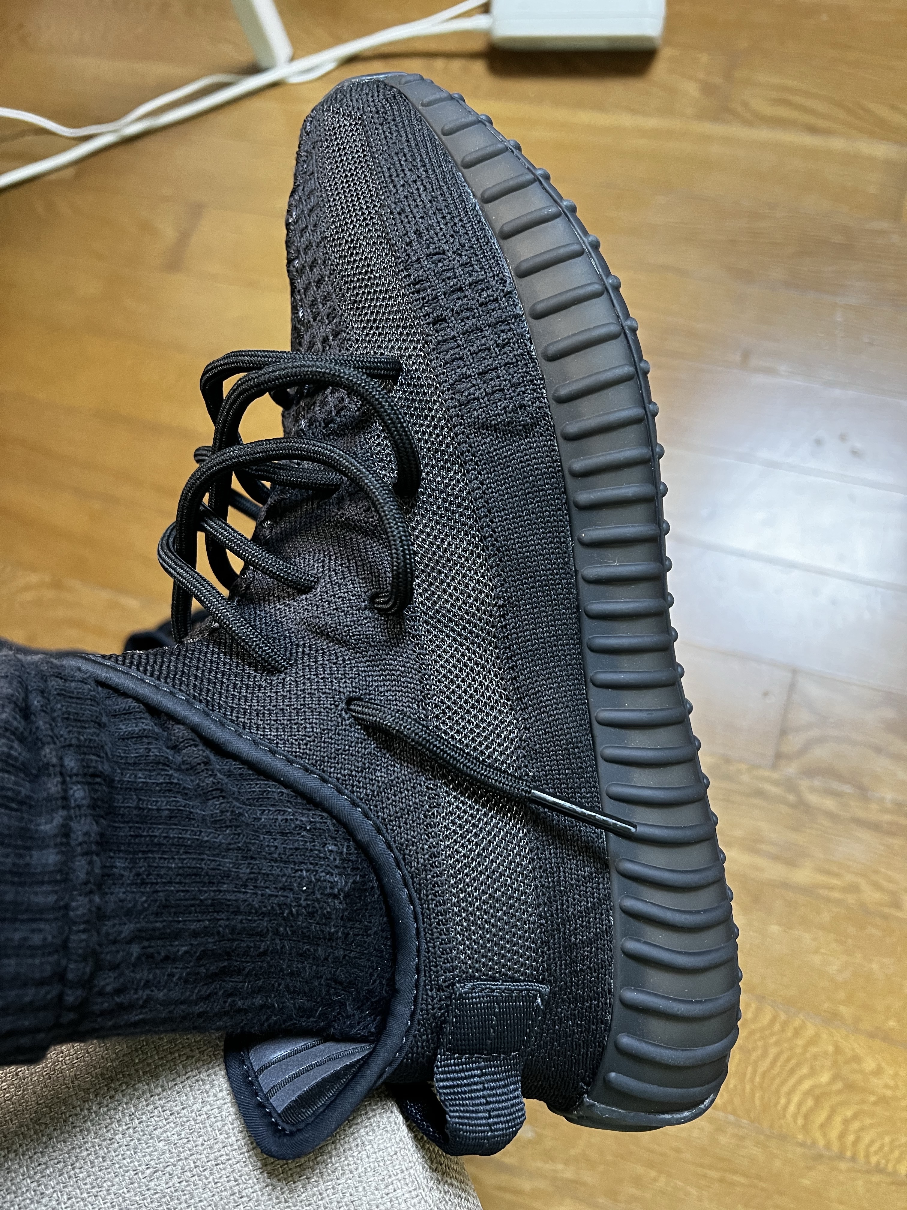 Adidas Yeezy Boost 350 V2 Onyx 착용 스타일