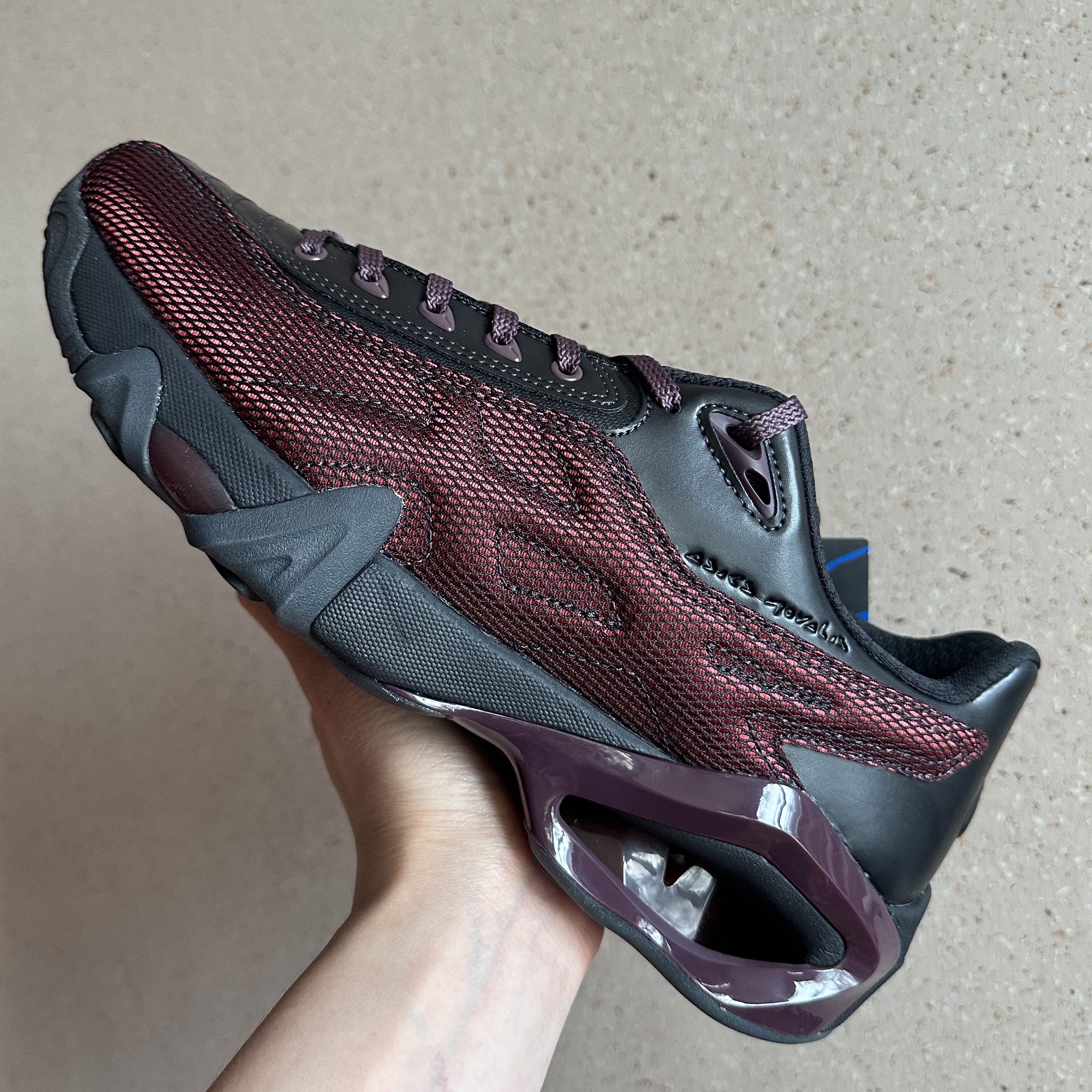 Asics x Kiko Kostadinov Novalis Gel-Teremoa Obsidian Black Dahlia 착용 스타일 - 3