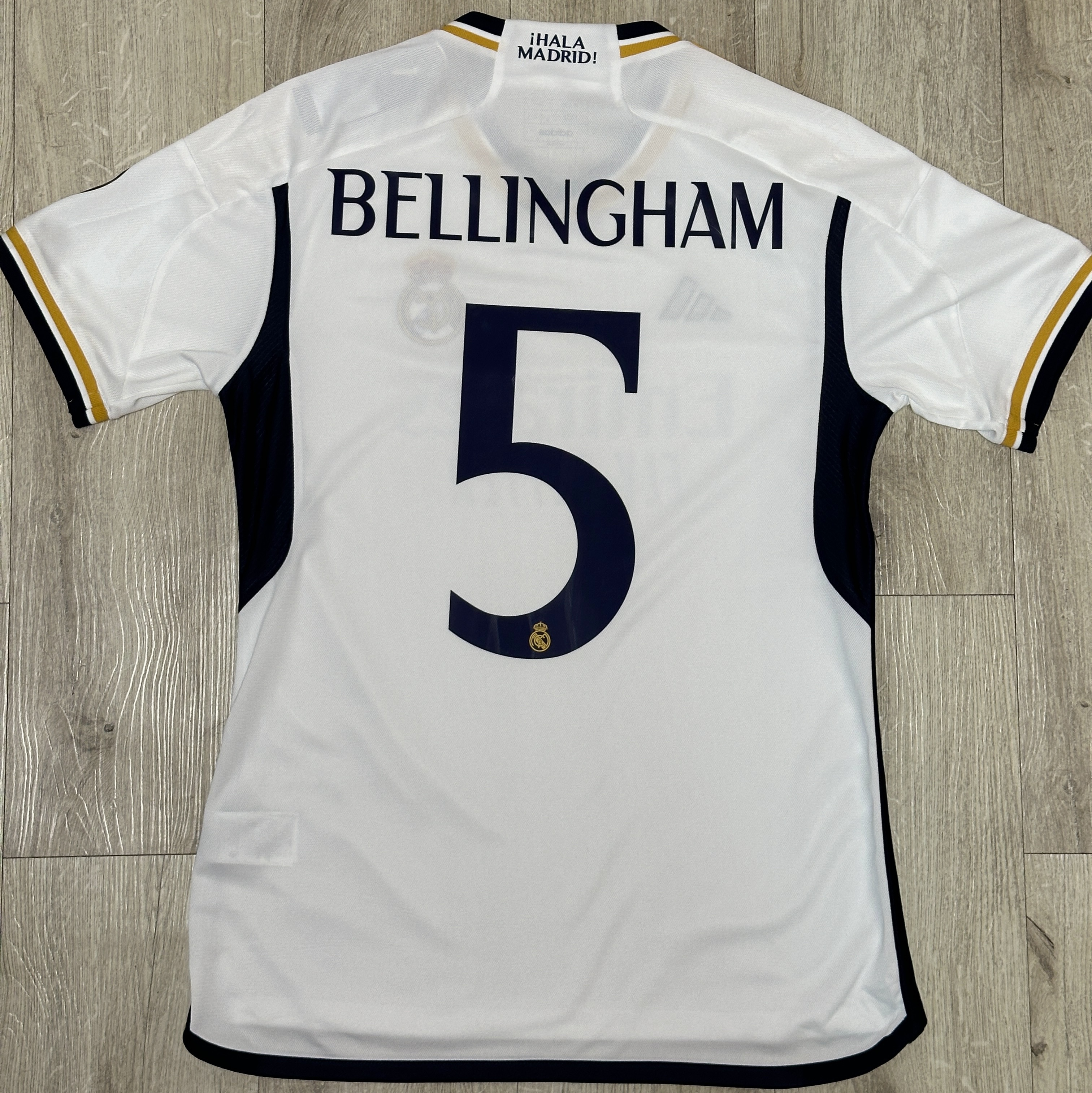 Adidas Real Madrid 2023/24 Home Jersey White - KR Sizing (Non Marking Ver.) 착용 스타일 - 2