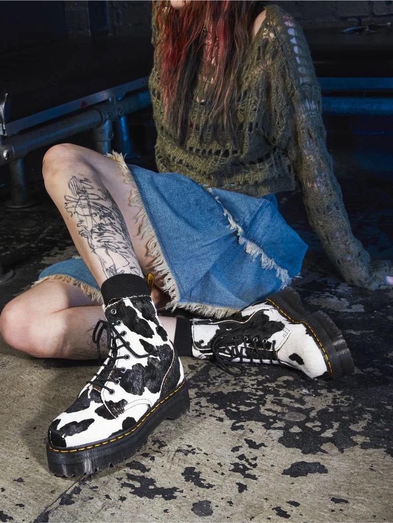 Dr. Martens Jadon Hair On Platform Boots Cow Print 착용 스타일
