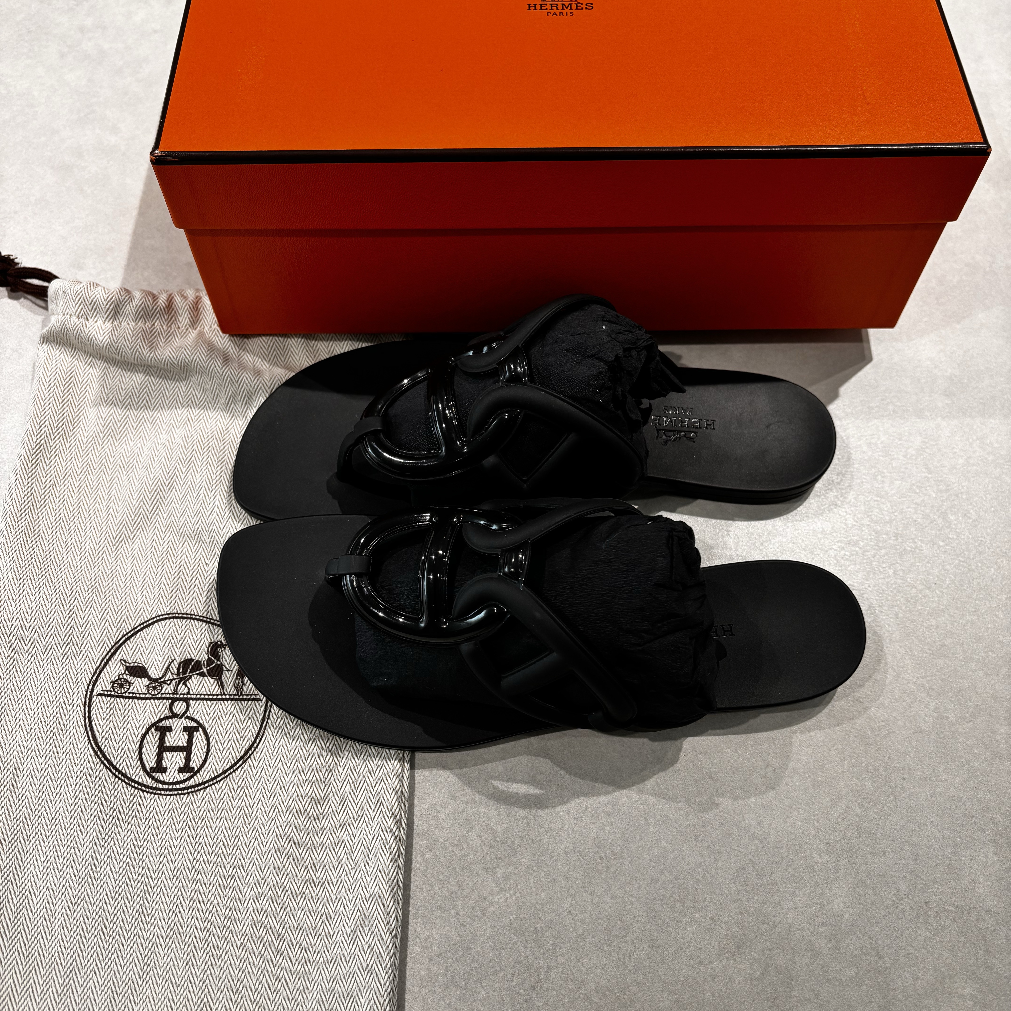 (W) Hermes Egerie Sandal Noir 착용 스타일