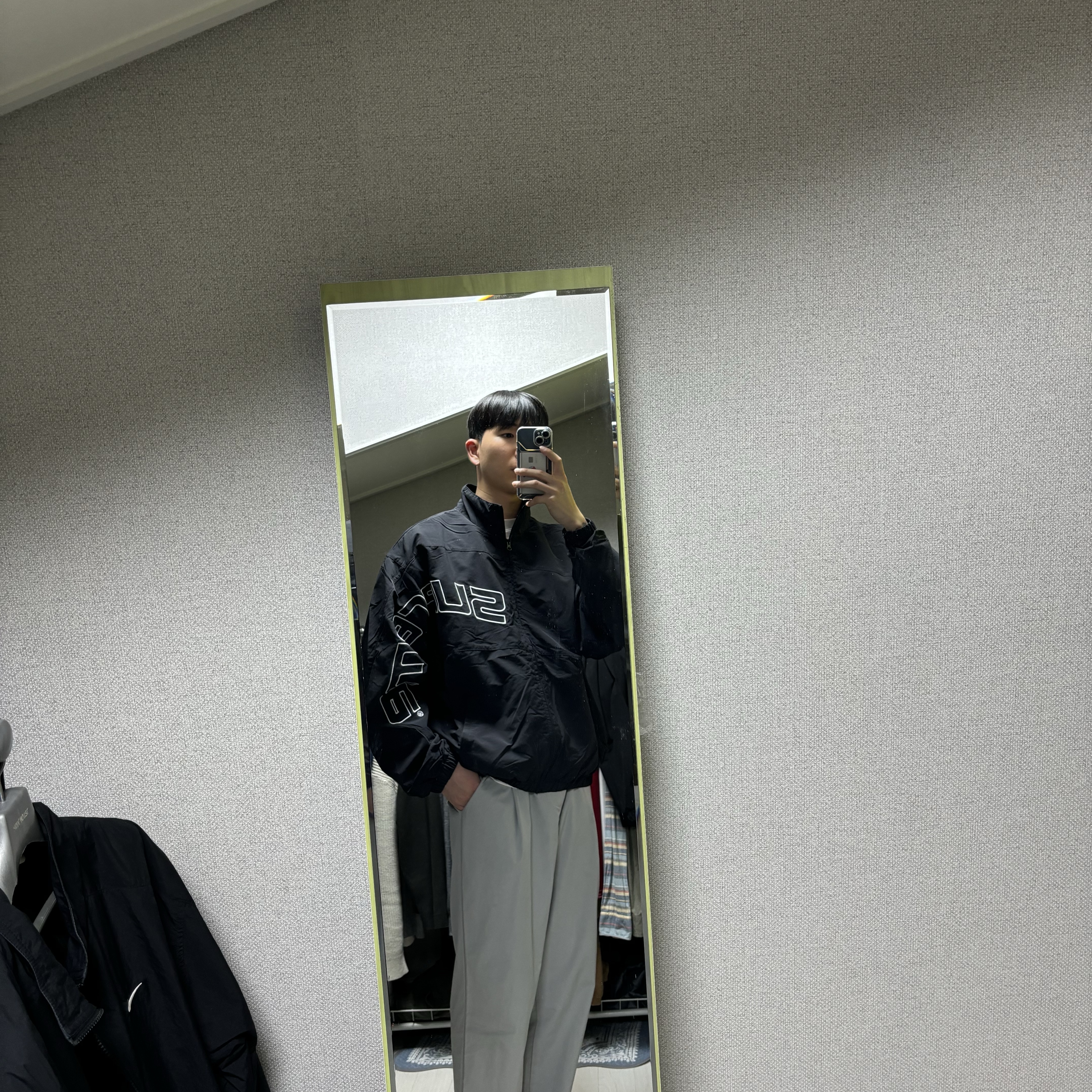 Supreme Curve Track Jacket Black - 24SS 착용 스타일