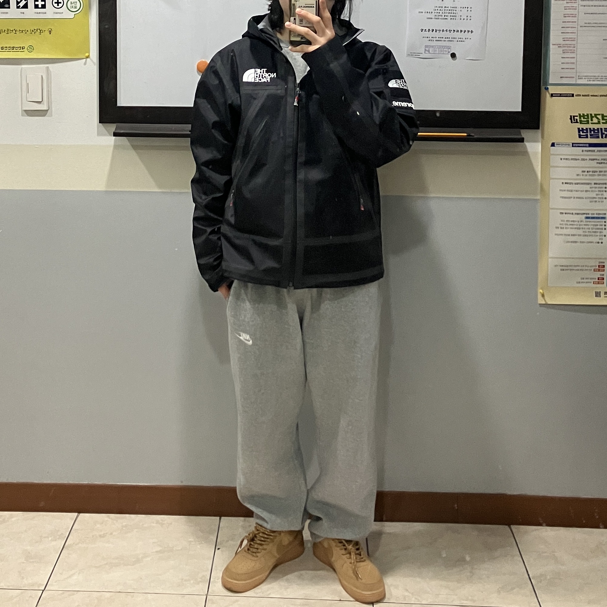 Supreme x The North Face Summit Series Outer Tape Seam Jacket Black - 21SS, Nike NSW Club Fleece Pants Dark Grey Heather - Asia 착용 스타일