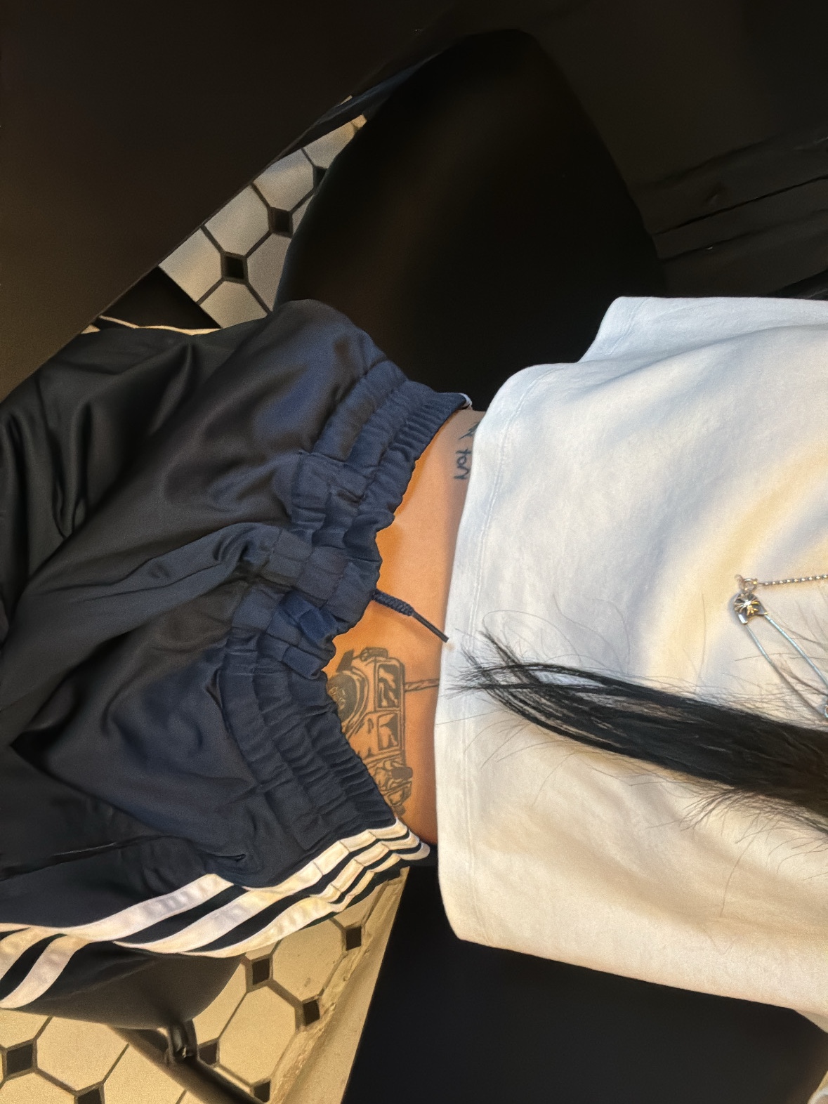 (W) Adidas Originals Firebird Loose Track Pants Dark Blue - KR Sizing 착용 스타일 - 1