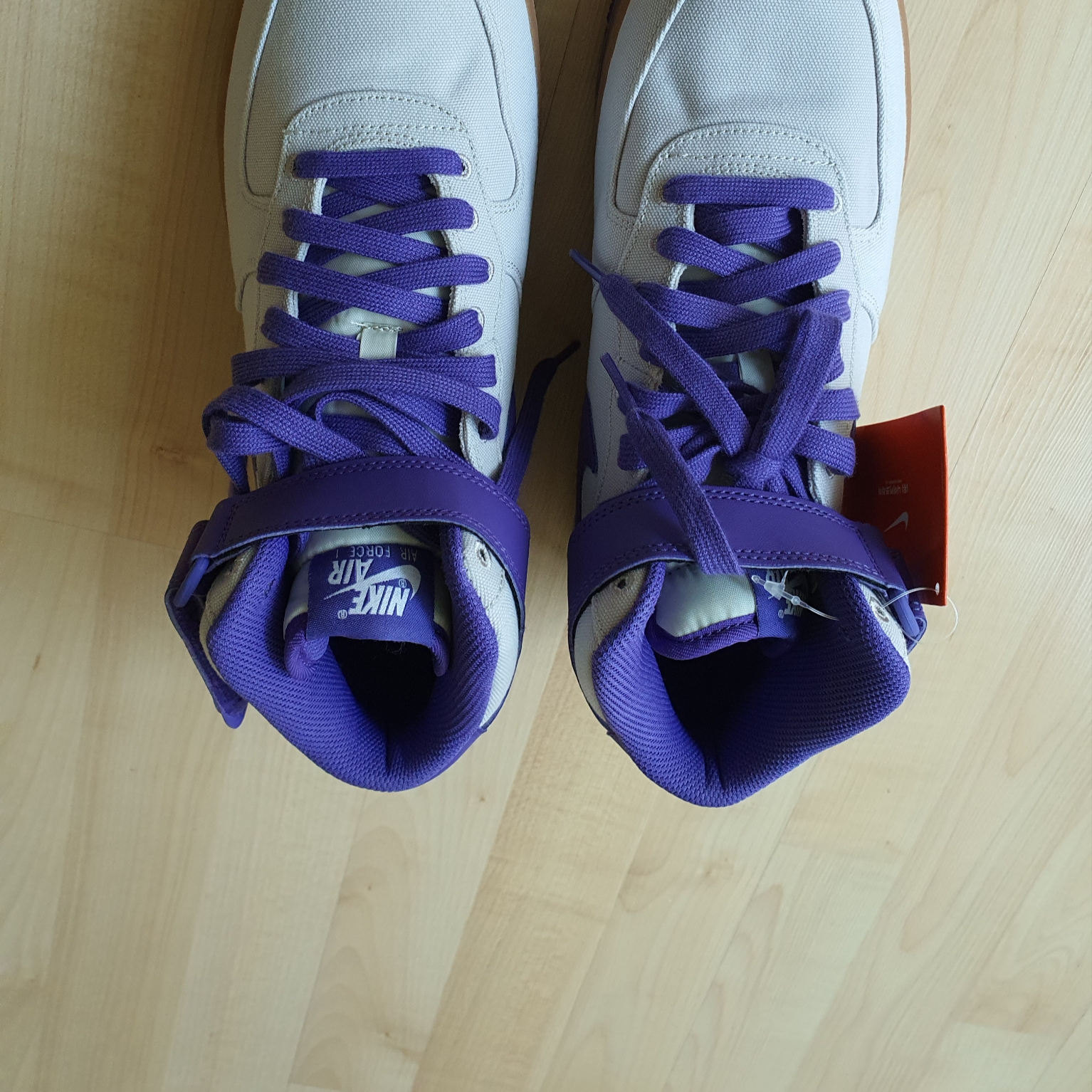 Nike Air Force 1 Mid '07 TXT Light Bone Dark Iris 착용 스타일 - 1