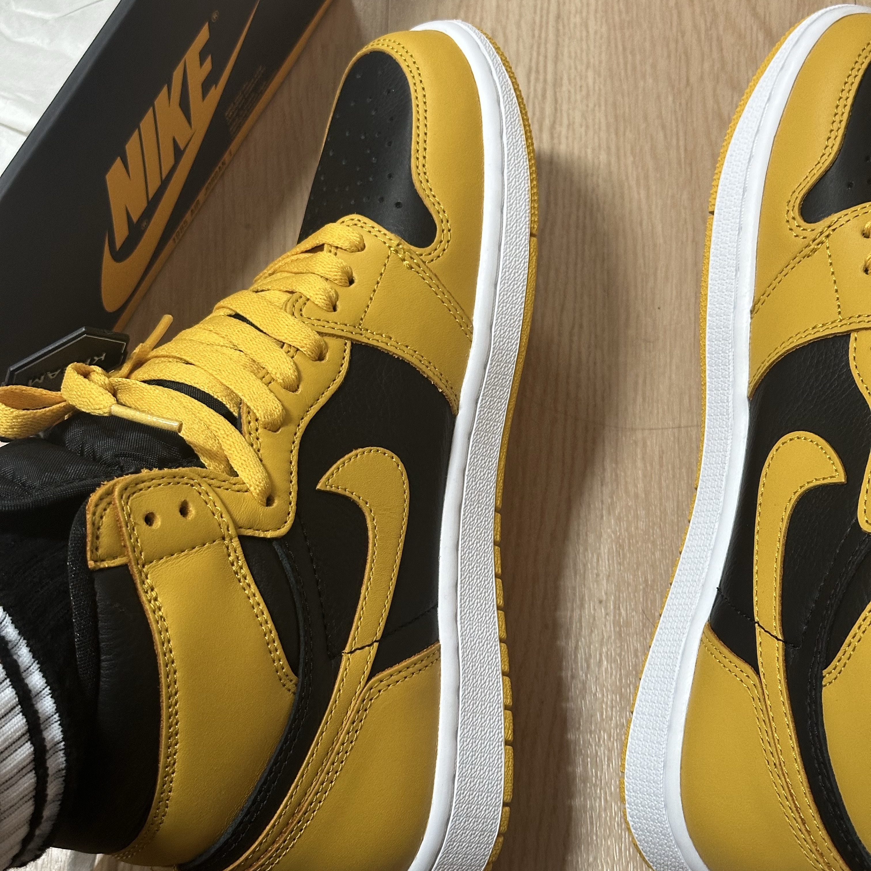 Jordan 4 Retro Bred Reimagined, Jordan 1 Retro High OG Pollen 착용 스타일 - 2
