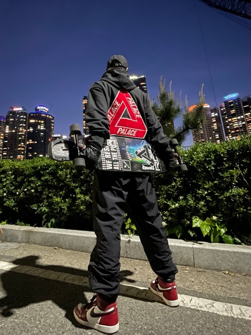 Palace Tri-Chenille Hood Black - 20SS, Palace Tri-Ferg Patch Shell 6-Panel Black - 21FW 착용 스타일