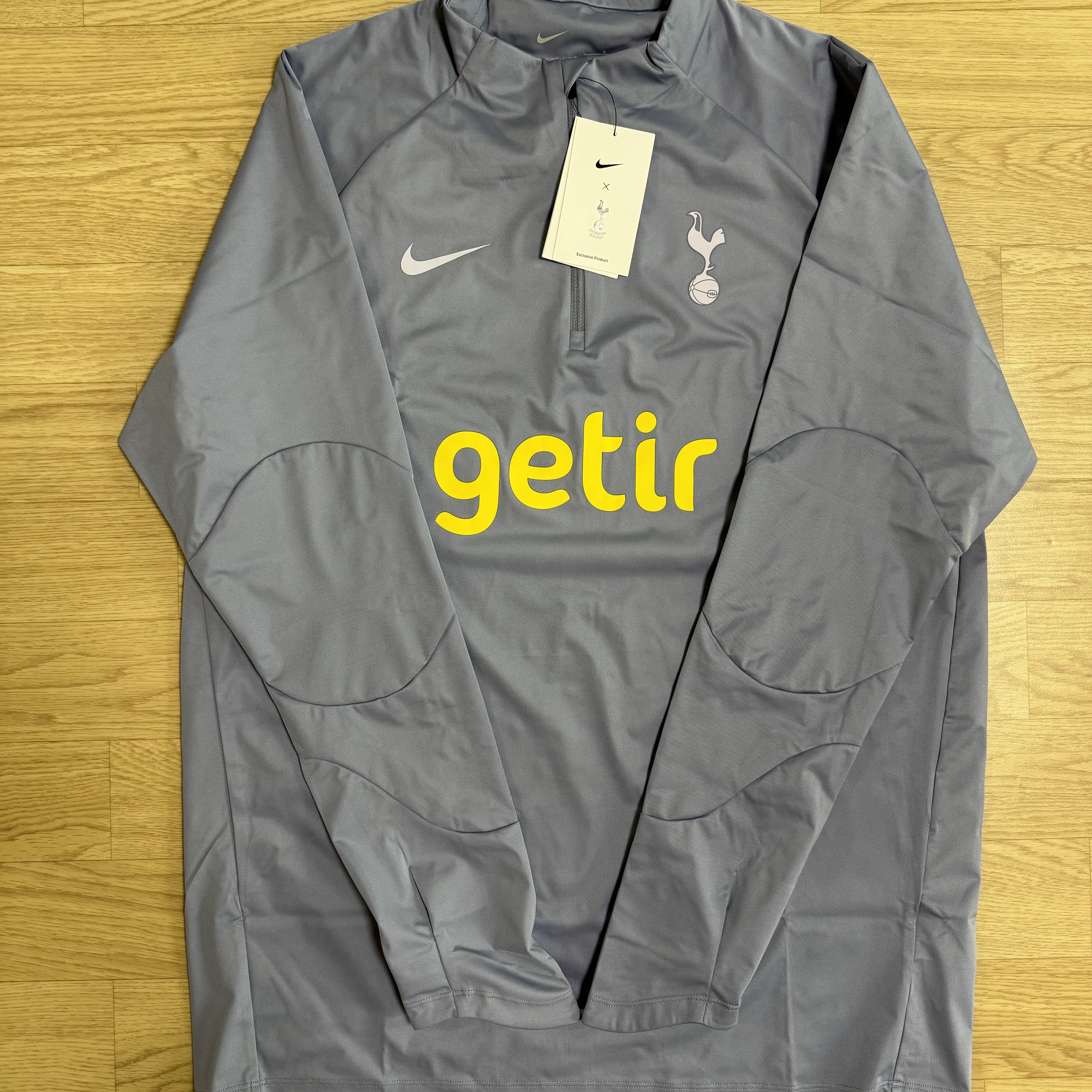Nike Tottenham Hotspur 2023/24 Storm-Fit Strike Winter Warrior Soccer Drill Top Iron Purple 착용 스타일