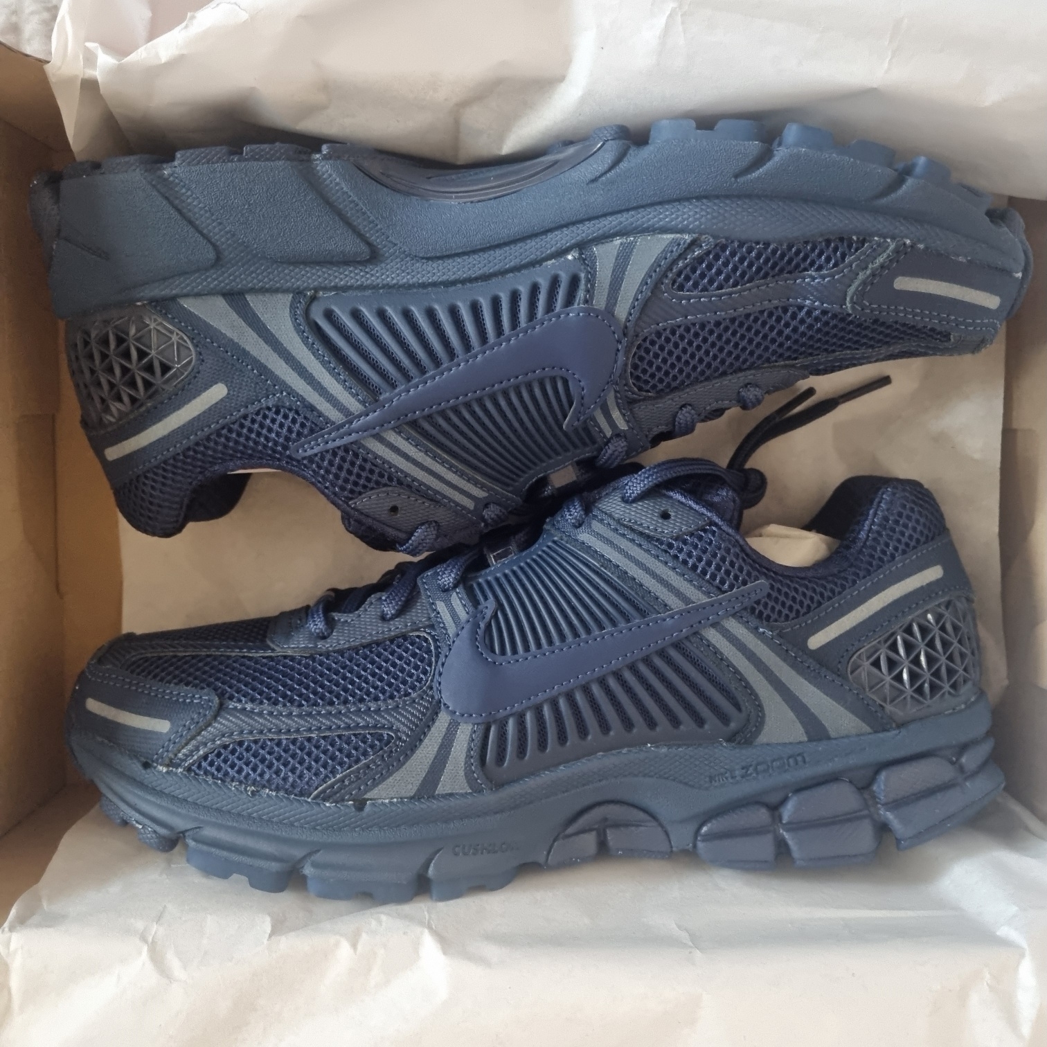 Nike Zoom Vomero 5 SP Midnight Navy 착용 스타일