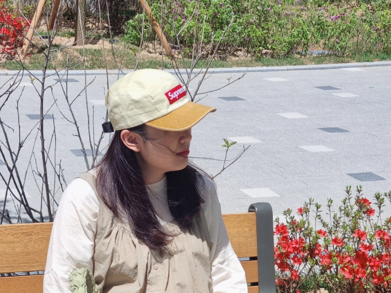 Supreme Pigment 2-Tone Camp Cap Natural - 24SS 착용 스타일