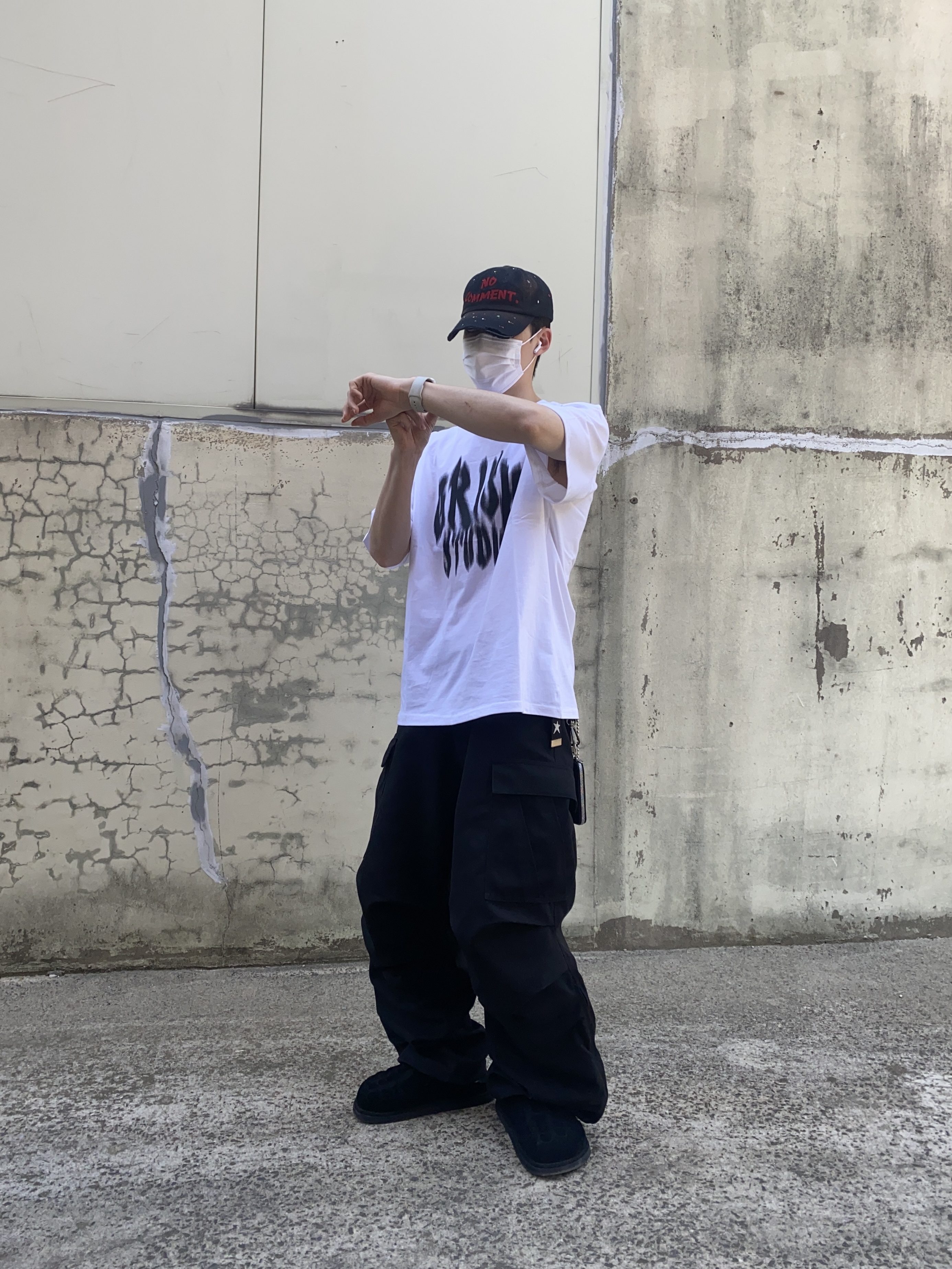 Kinchi x Yiyae Bone Mule Black, Nonnod Side Zip Cargo Pants Black 착용 스타일 - 1