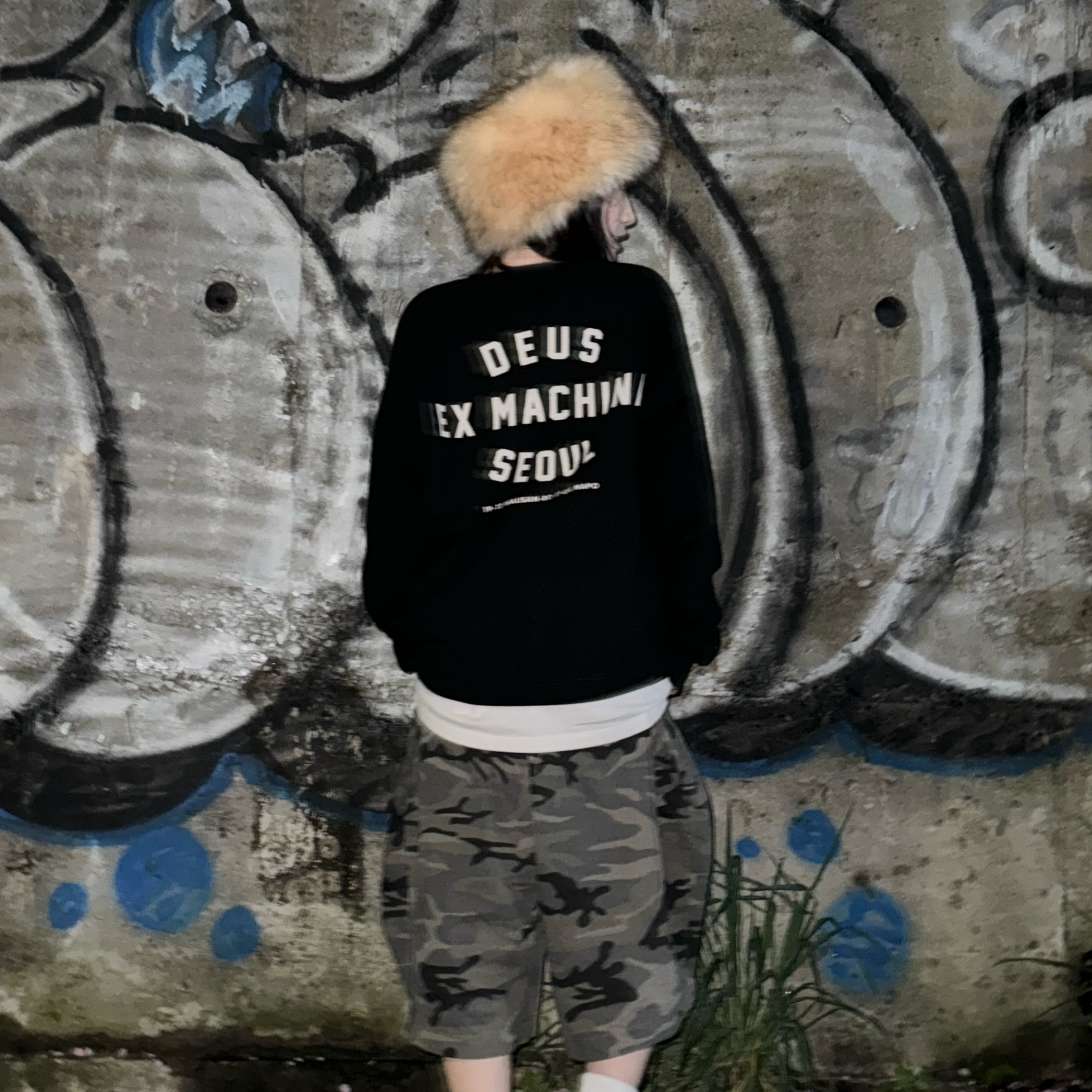 Stussy Basic New Era 9Twenty Basic Strapback Real Tree Edge, Deus Ex Machina Milano Adress Crew Black 착용 스타일 - 4