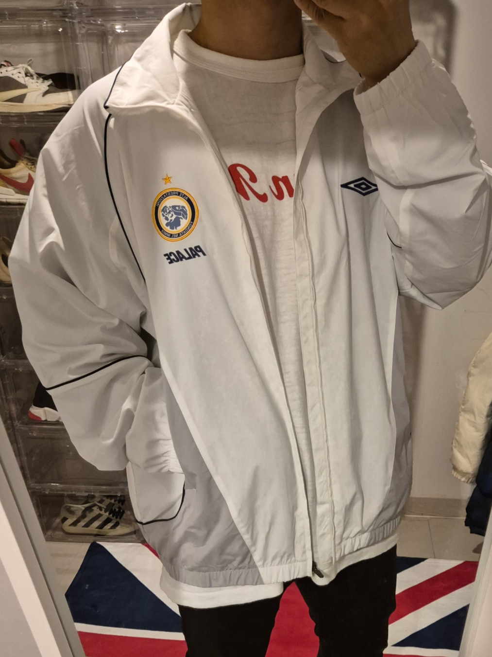 Palace x Umbro Track Jacket White - 24SS, Palace x Umbro Shorts Blue - 24SS 착용 스타일 - 4