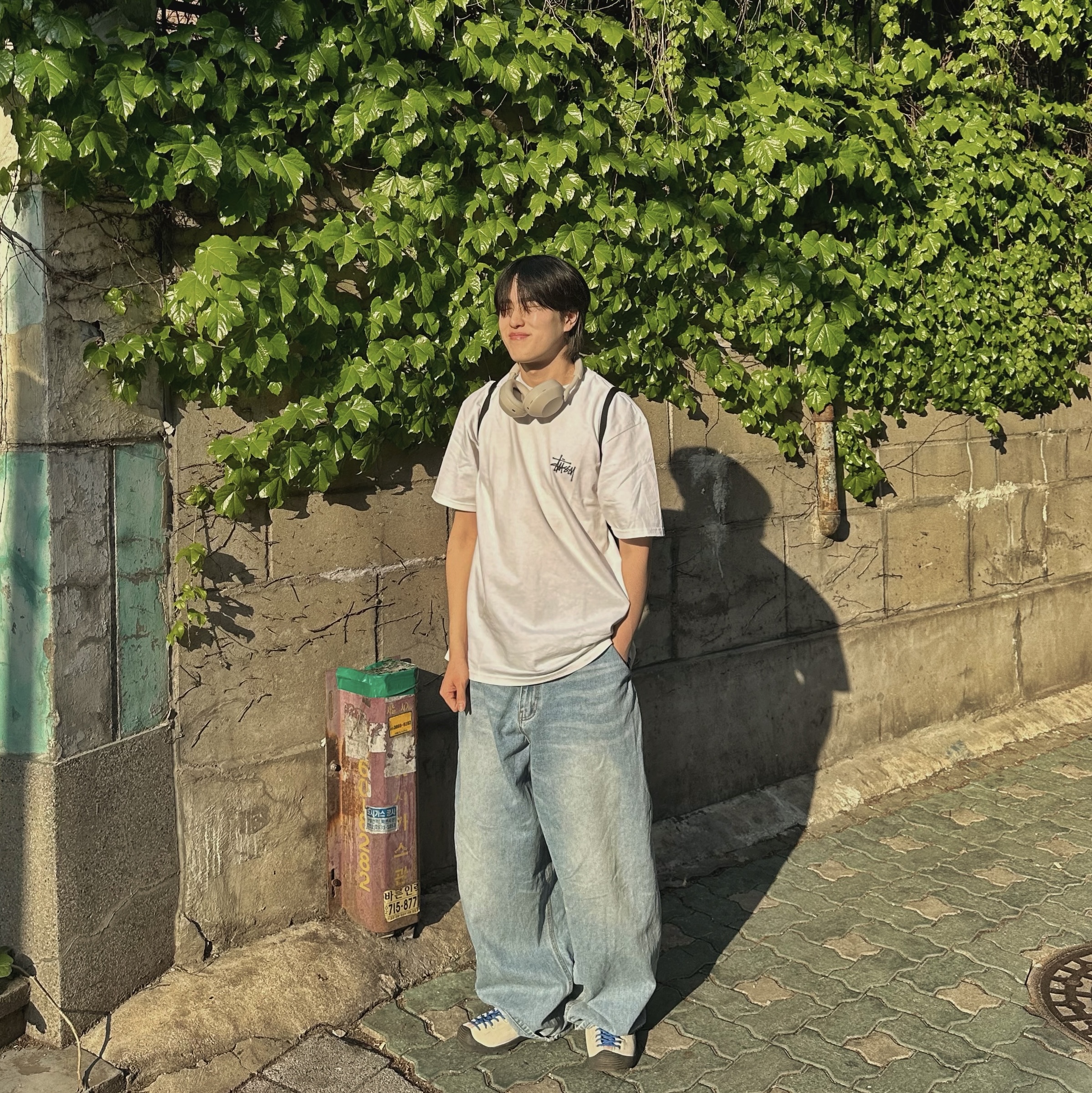 (W) Keen Jasper Suede Sneakers Birch Fawn, Sony WH-1000XM5 Silver (Sony Korea Ver.) 착용 스타일 - 4