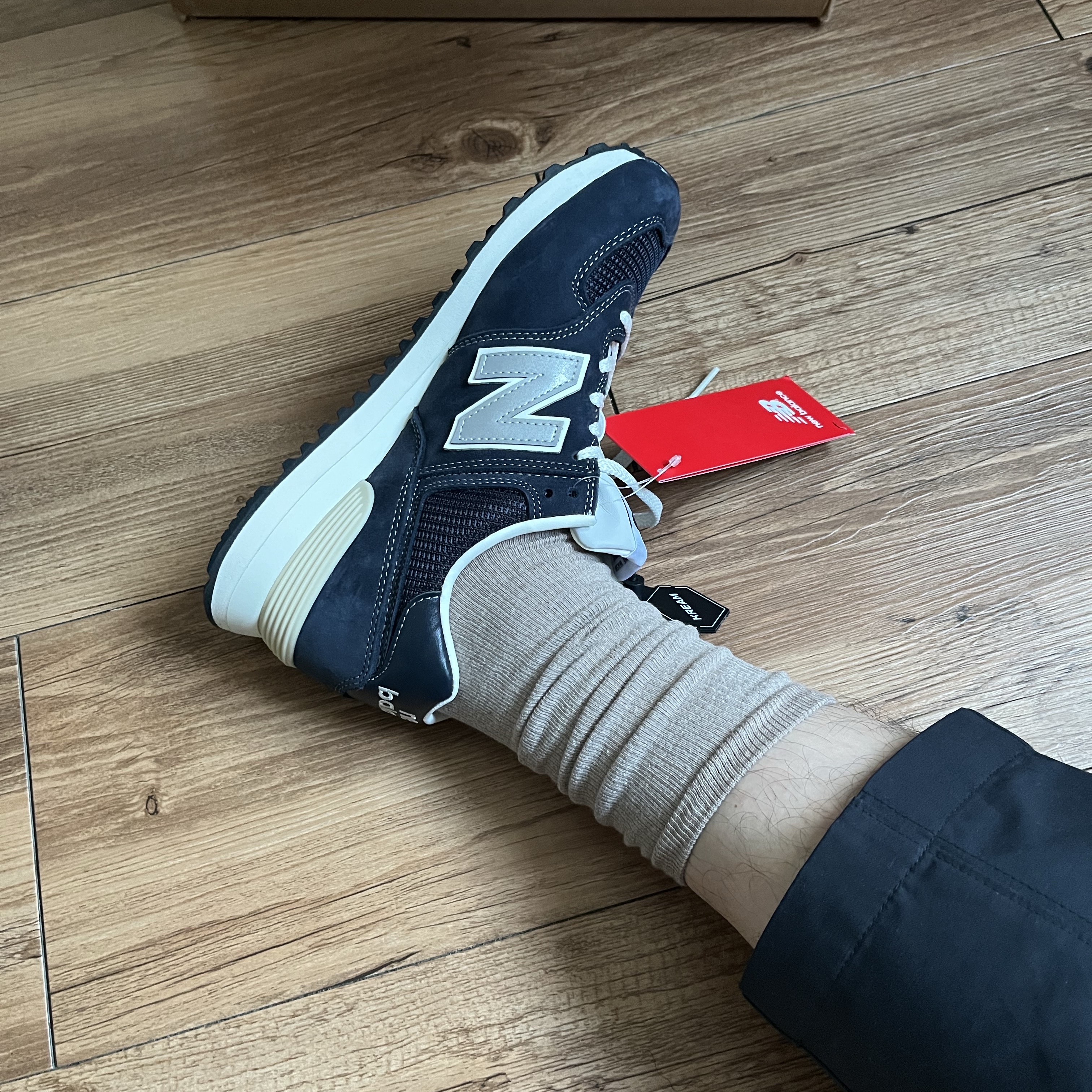 New Balance x Pottery 574 Premium Hard Navy 착용 스타일
