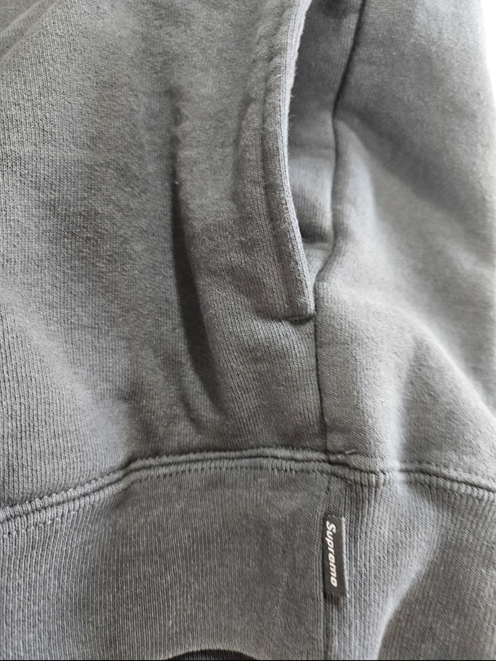Supreme Wrapped Half Zip Hooded Sweatshirt Washed Black - 24SS 착용 스타일 - 4