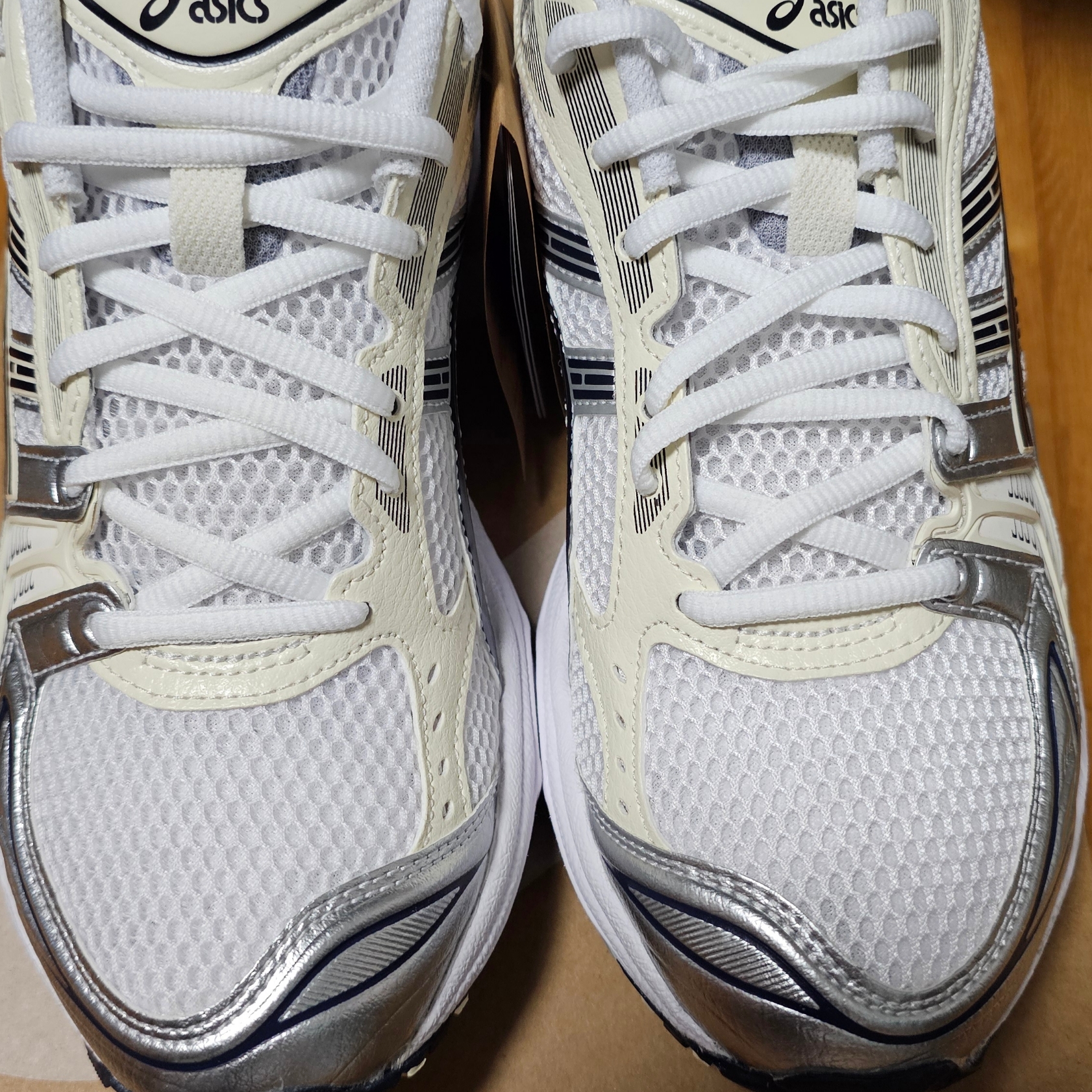 (W) Asics Gel-Kayano 14 White Midnight 착용 스타일