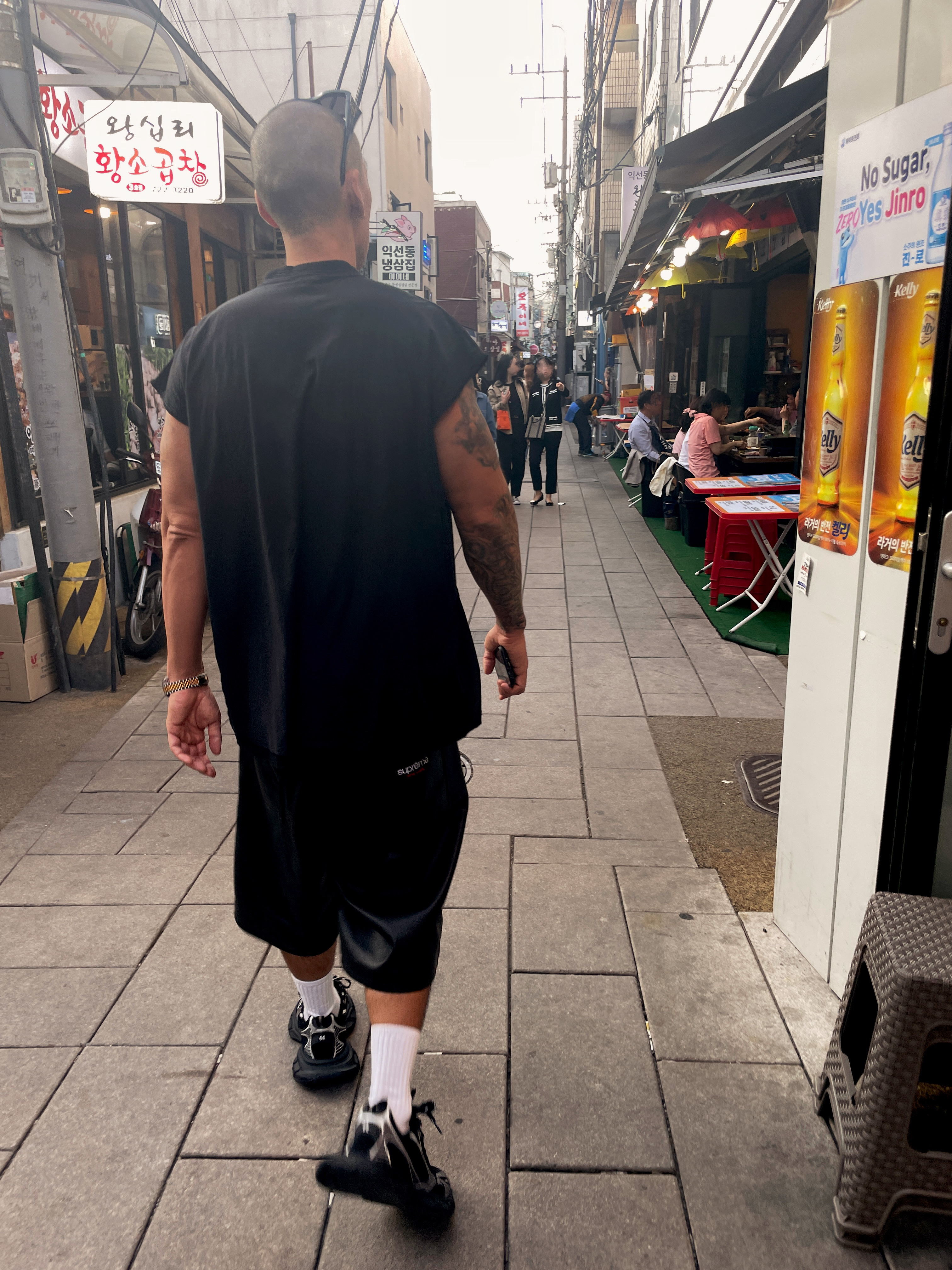 Supreme Baggy Leather Short Black - 24SS, Balenciaga 3XL Sneakers Black White 착용 스타일 - 1