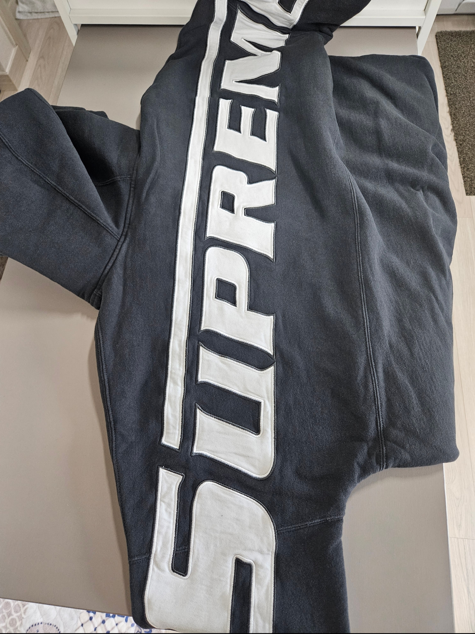 Supreme Wrapped Half Zip Hooded Sweatshirt Washed Black - 24SS 착용 스타일 - 1
