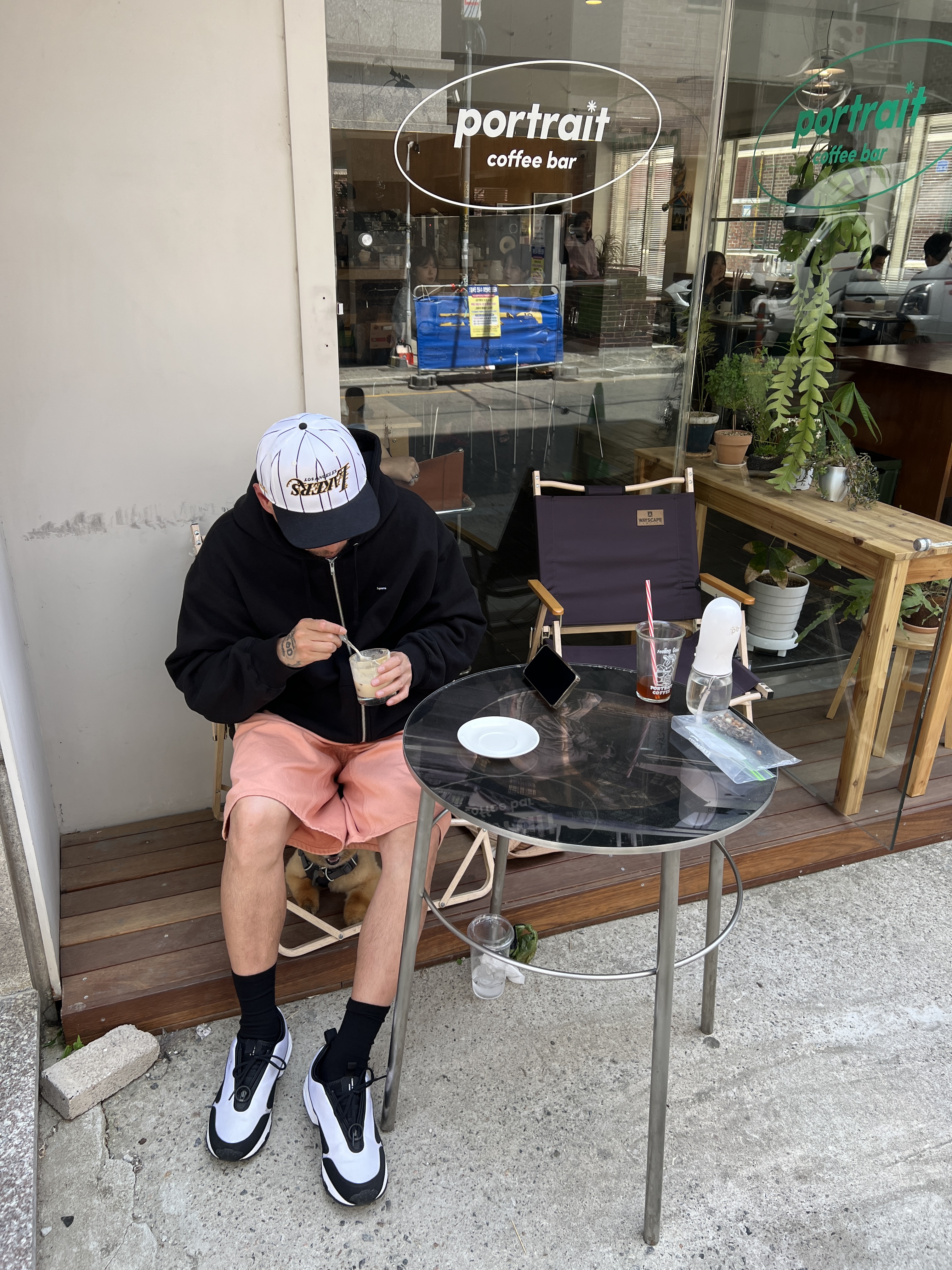Supreme Washed Corduroy Zip Up Shirt Tan - 24SS, Supreme Small Box Zip Up Hooded Sweatshirt Black - 23FW 착용 스타일 - 3
