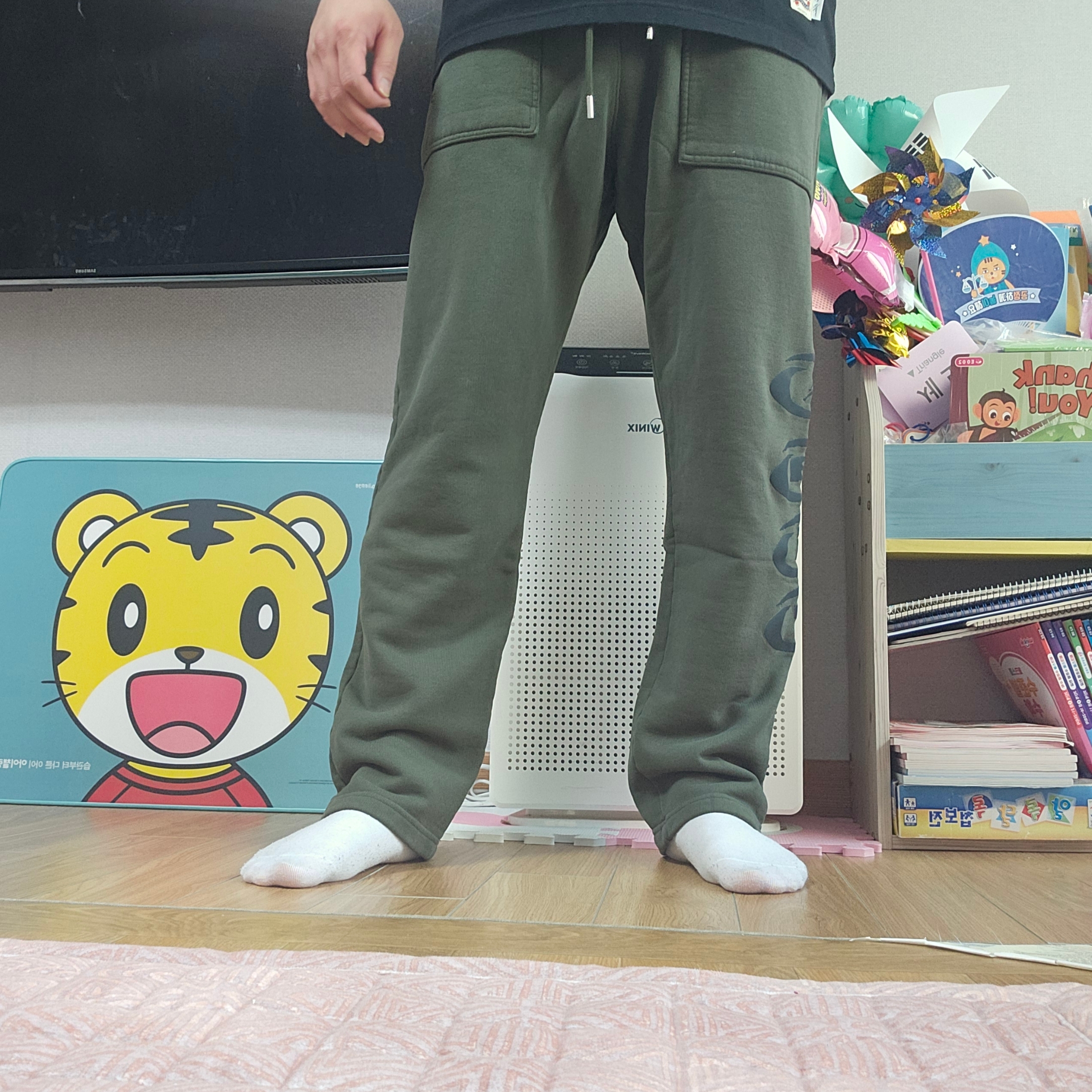 Jordan x Travis Scott Fleece Pants Cargo Khaki (DZ5508-325) 착용 스타일 - 4