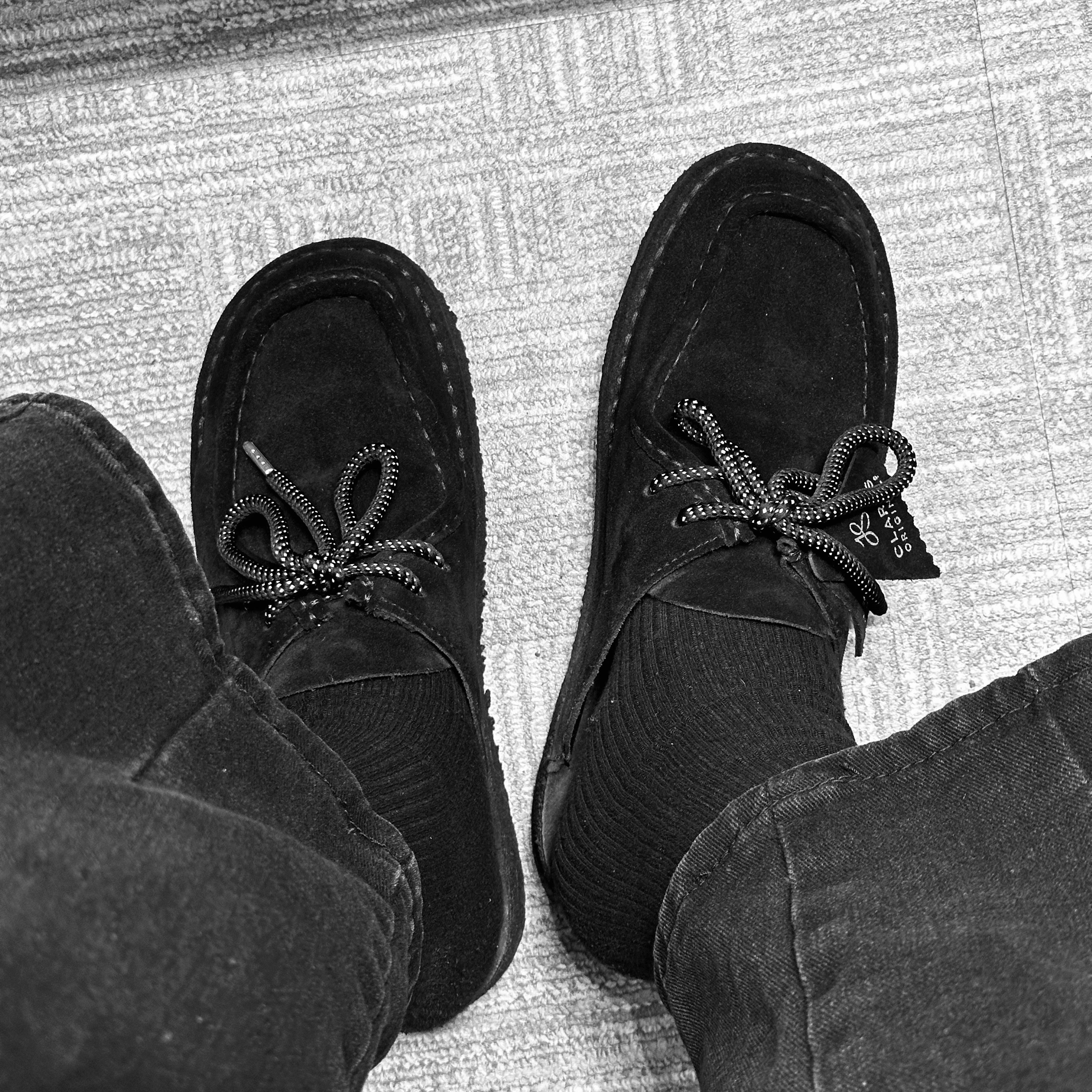 (W) Clarks x Jorja Smith Desert Nomad Mule Black 착용 스타일