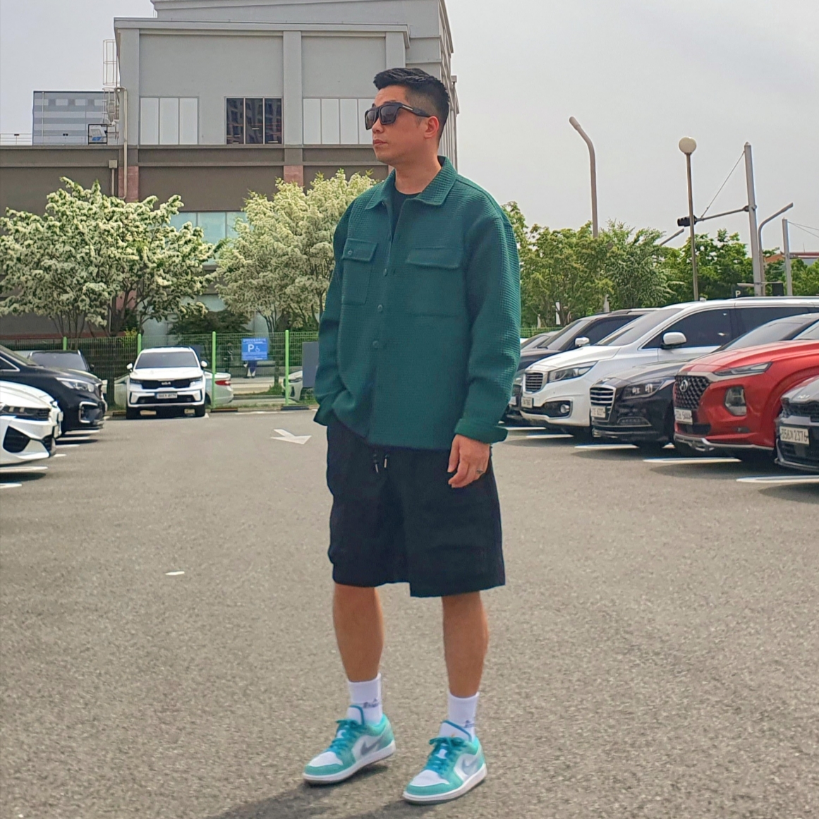 Jordan 1 Low SE New Emerald, IAB Studio Socks White (5 Pack) 착용 스타일 - 2