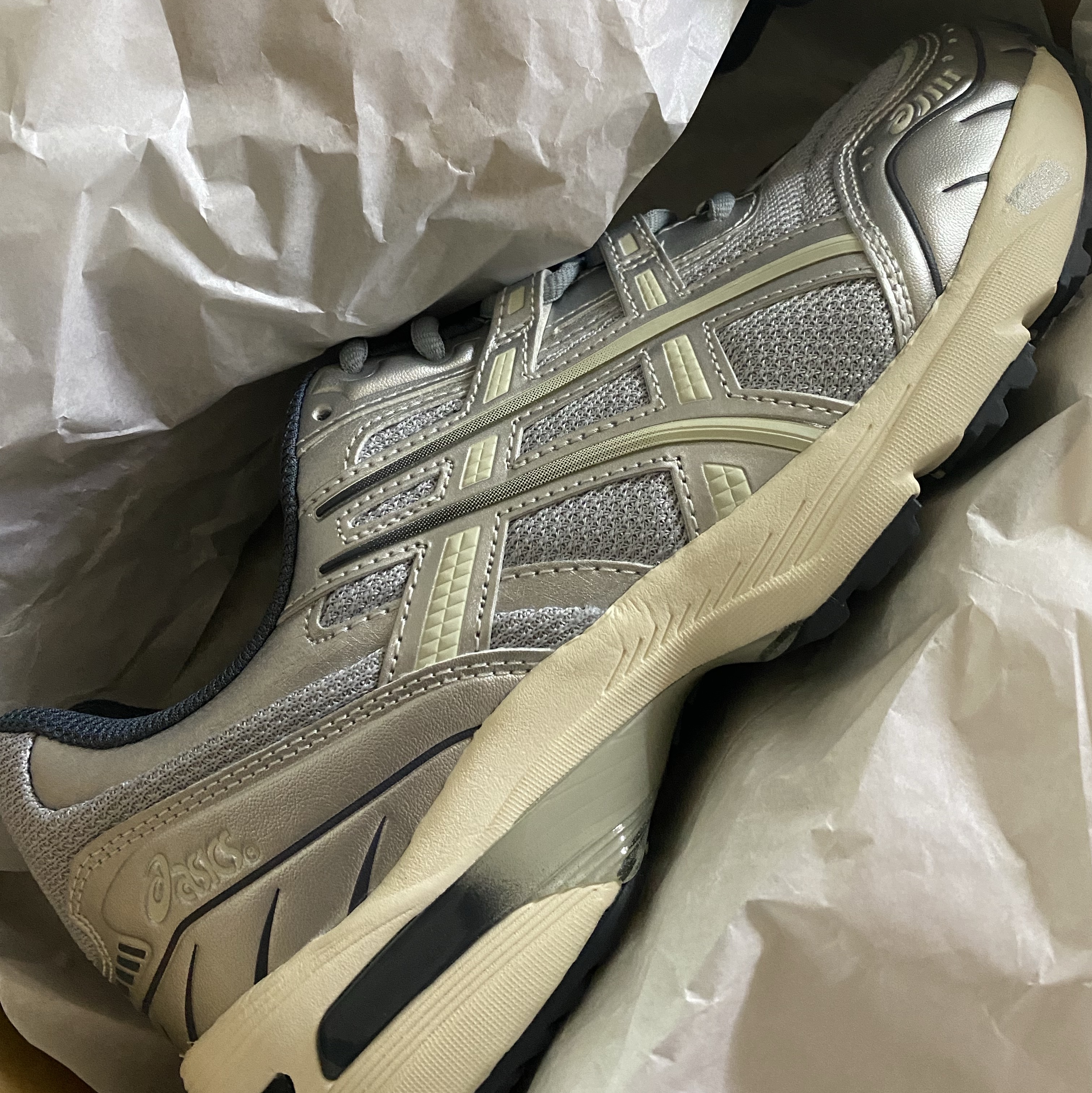 Asics Gel-1090 Piedmont Grey 착용 스타일