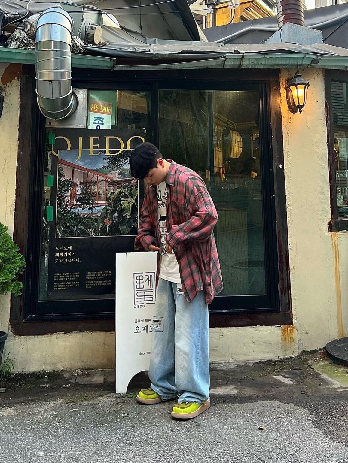 Our Legacy Borrowed Shirt Big Lumbercheck Print 착용 스타일