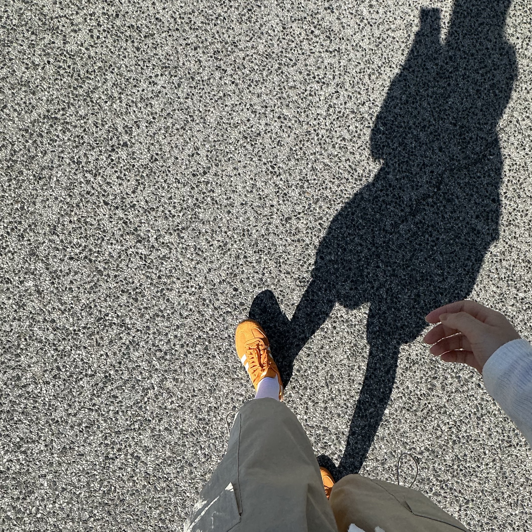 Adidas Samba OG Orange Rush 착용 스타일