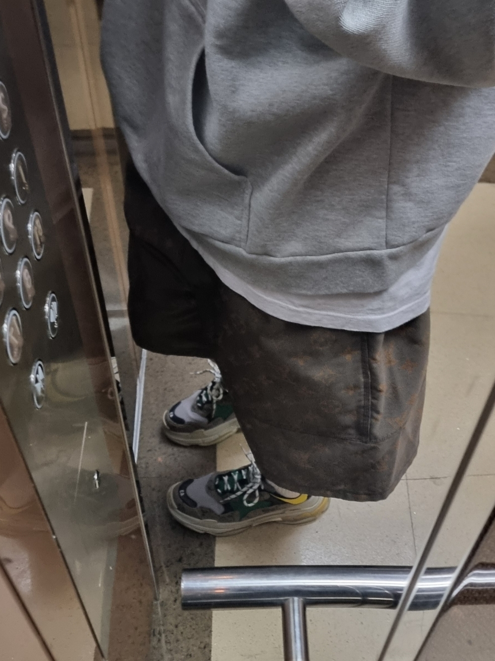 Balenciaga x Gucci The Hacker Project Triple S Sneakers Beige Ebony GG Supreme Yellow Green 착용 스타일