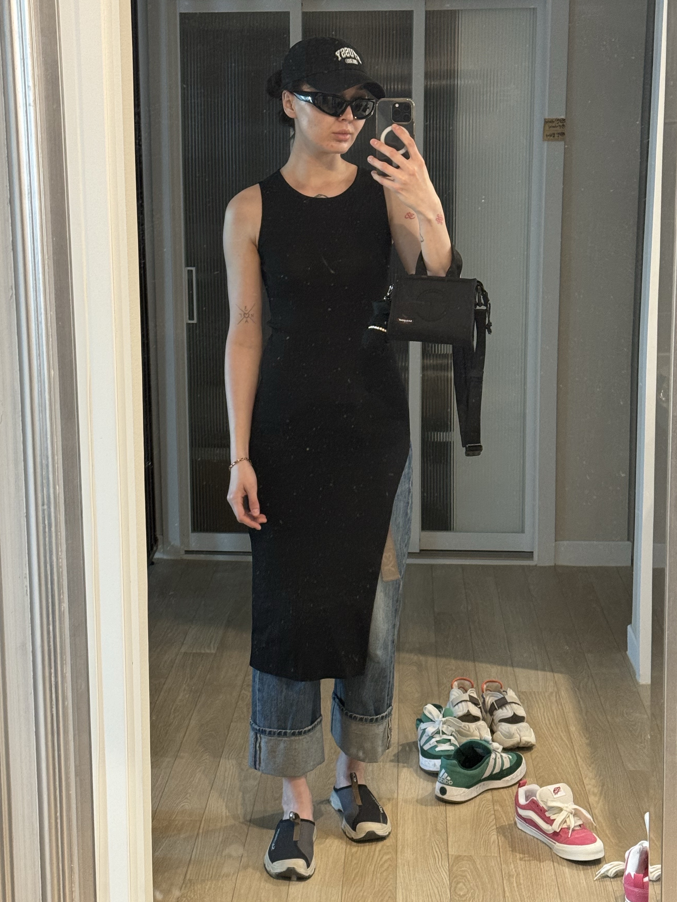 Telfar x Eastpak Small Shopper Black, Salomon RX Slide 3.0 Black Plum Kitten 착용 스타일 - 2