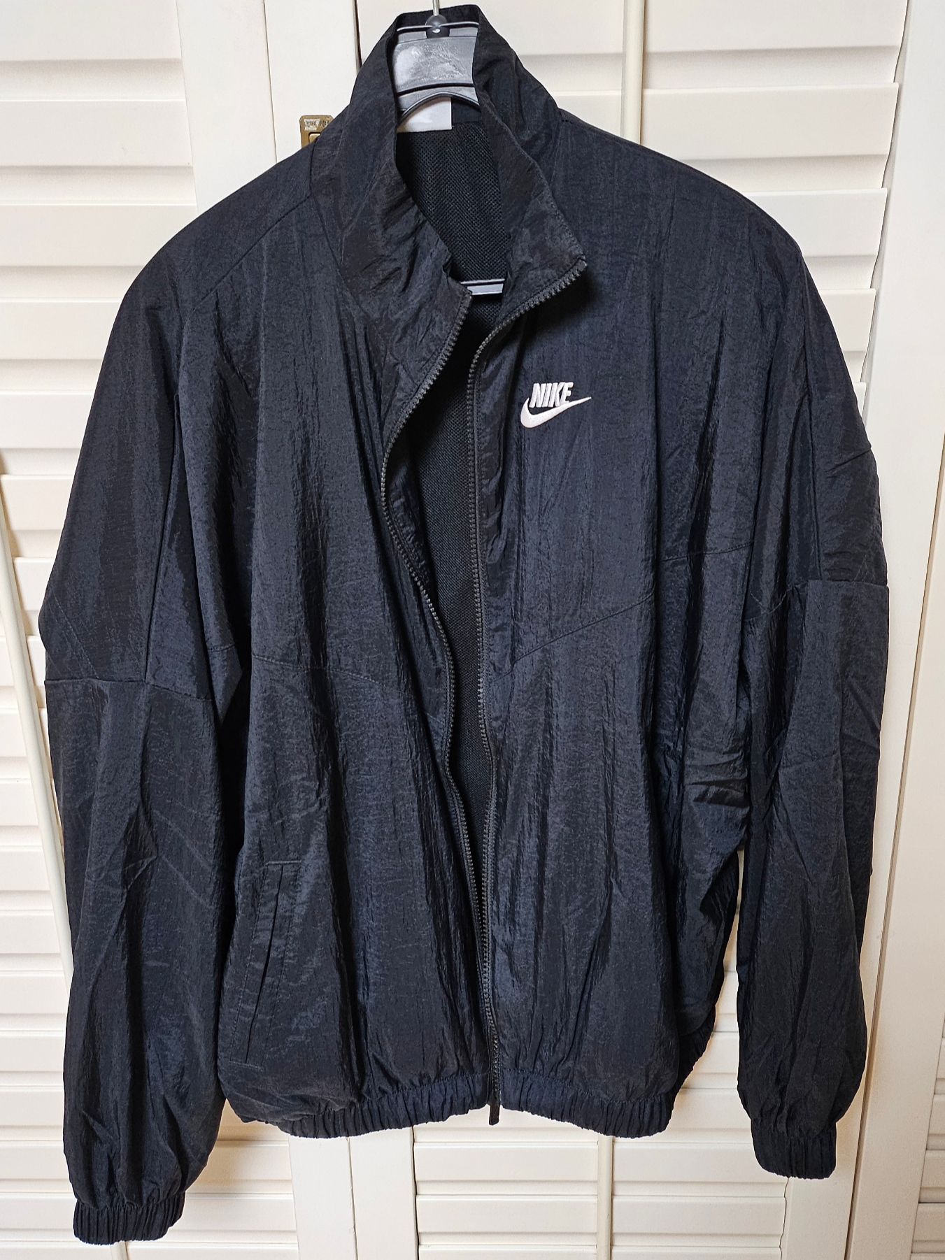 (W) Nike NSW Essential Windrunner Woven Jacket Black - Asia 착용 스타일